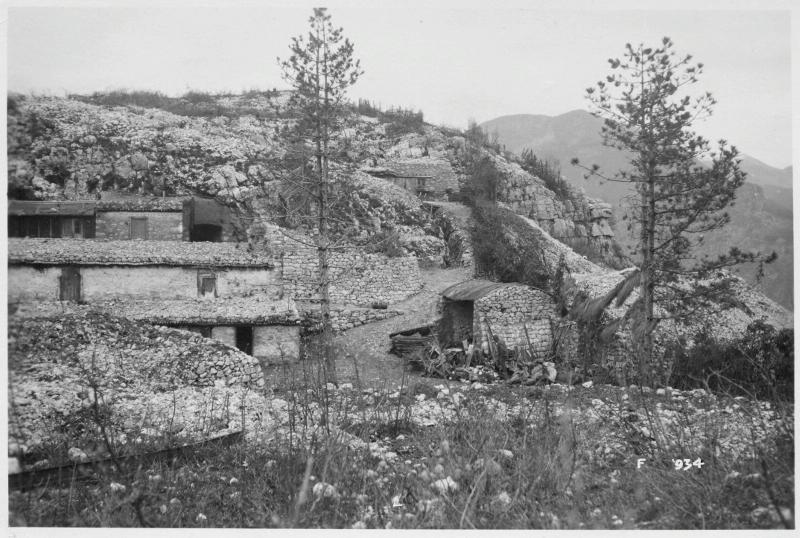 Loppio - baracche - ripari -1918 (positivo) di Marzocchi, Luigi (primo quarto XX)