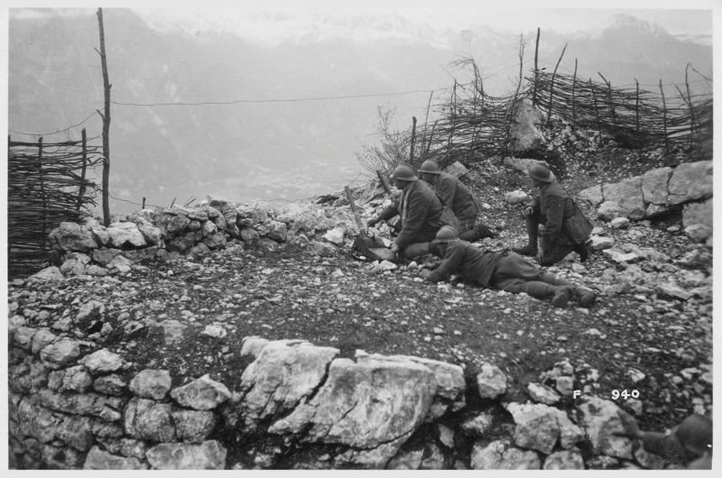 Garda - lago - Riva del Garda - prime linee - torpedini - 1918 (positivo) di Marzocchi, Luigi (primo quarto XX)