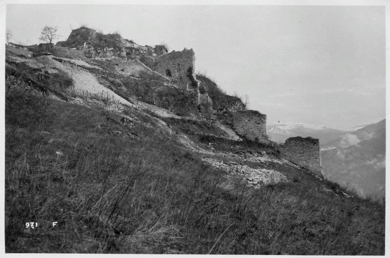 Brentonico - rovine - castello - 1918 (positivo) di Marzocchi, Luigi (primo quarto XX)