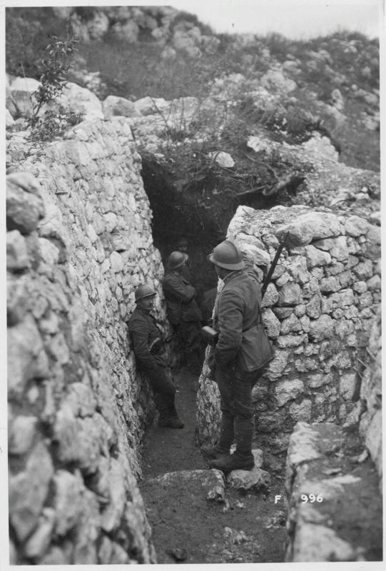 prime linee - trincee - soldati italiani - 1918 (positivo) di Marzocchi, Luigi (primo quarto XX)