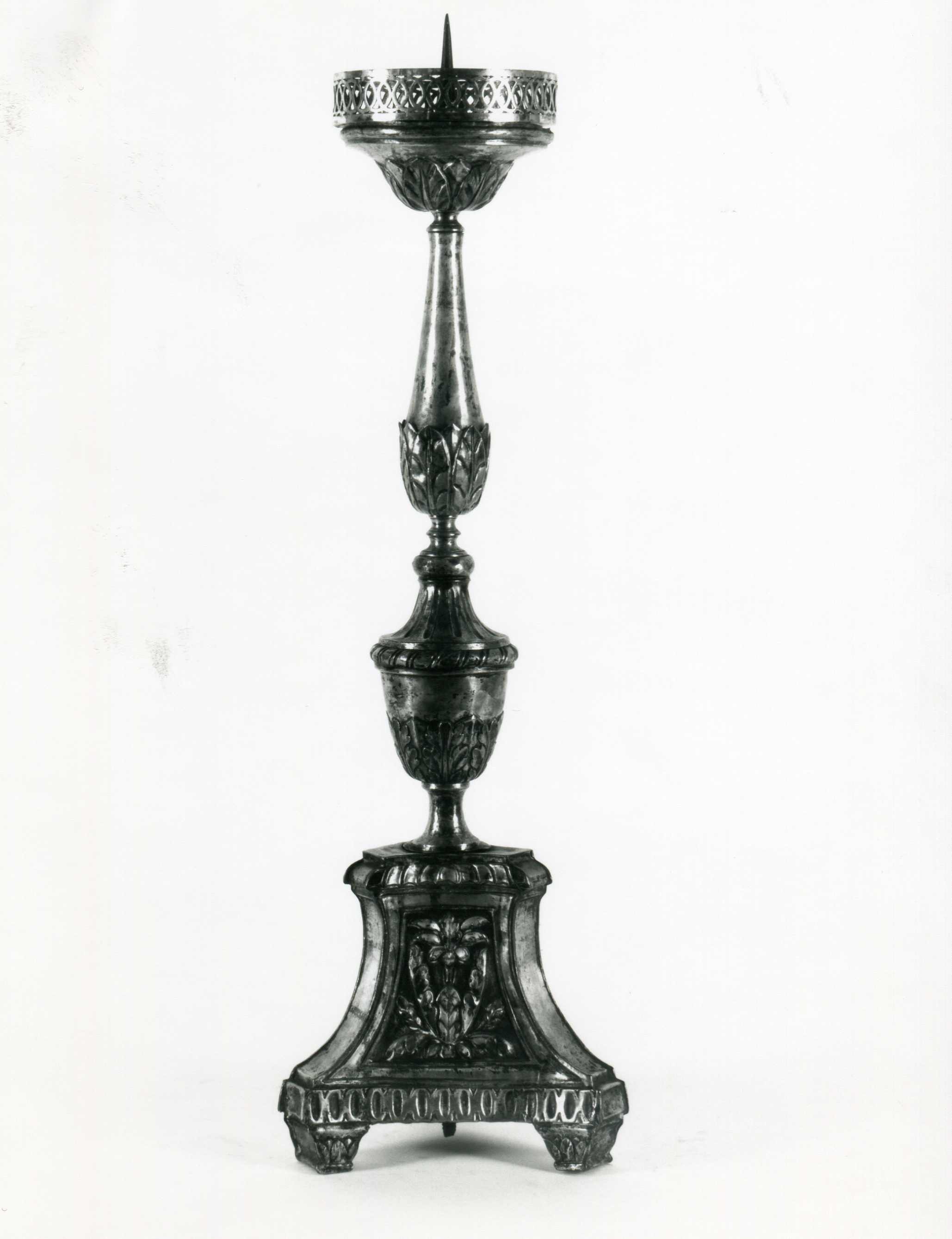 candeliere d'altare, serie - manifattura italiana (sec. XIX)