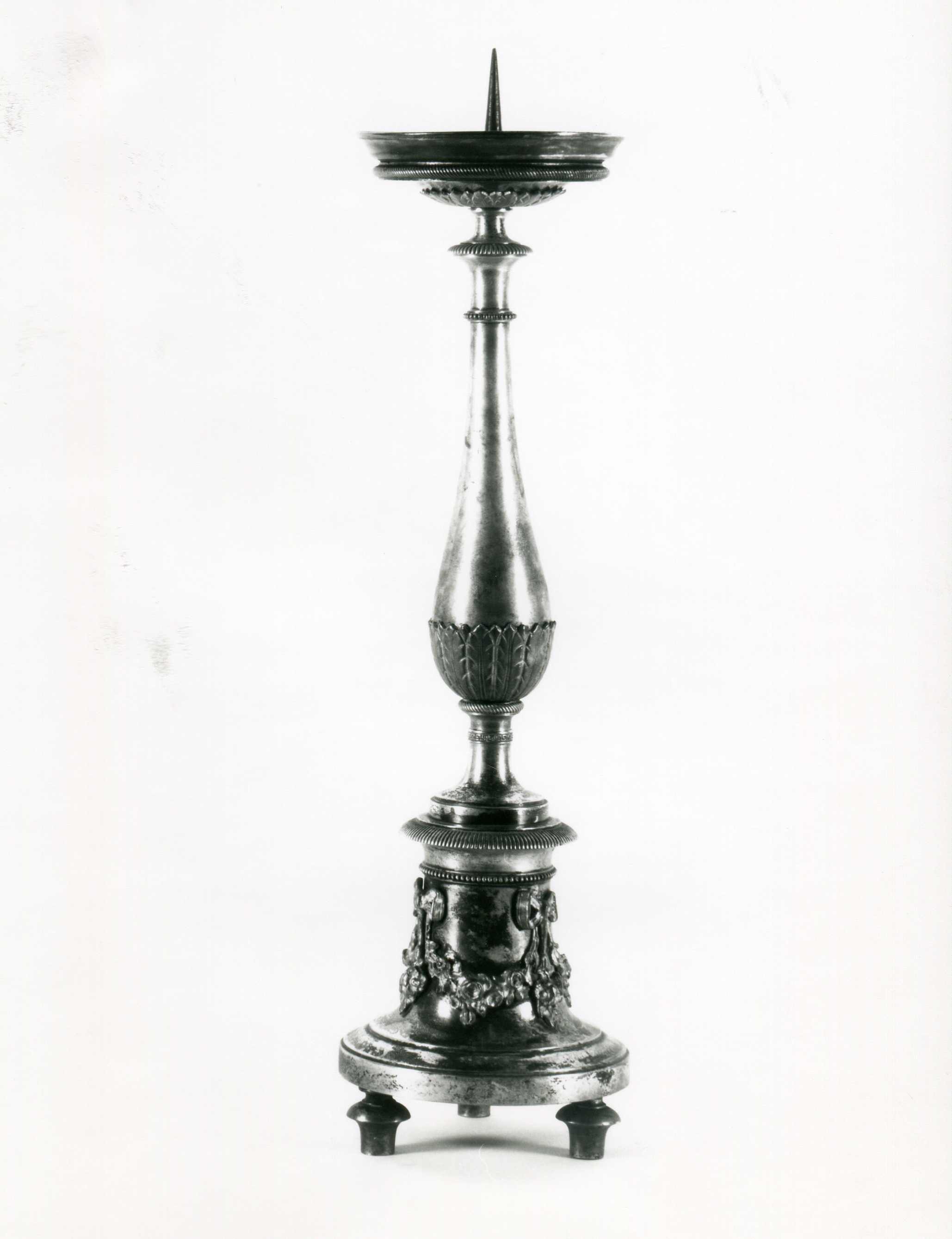 candeliere d'altare, coppia - manifattura italiana (inizio sec. XIX)