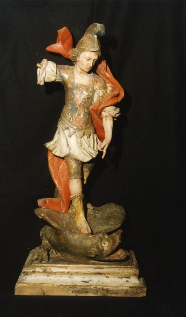 San michele arcangelo combatte il drago (statua)
