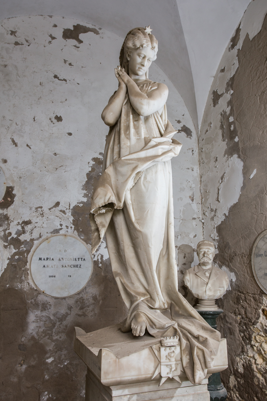 figura femminile, ritratto di Maria Anna Barrago (statua, elemento d'insieme) di Villa Giovannni Battista (sec. XIX)