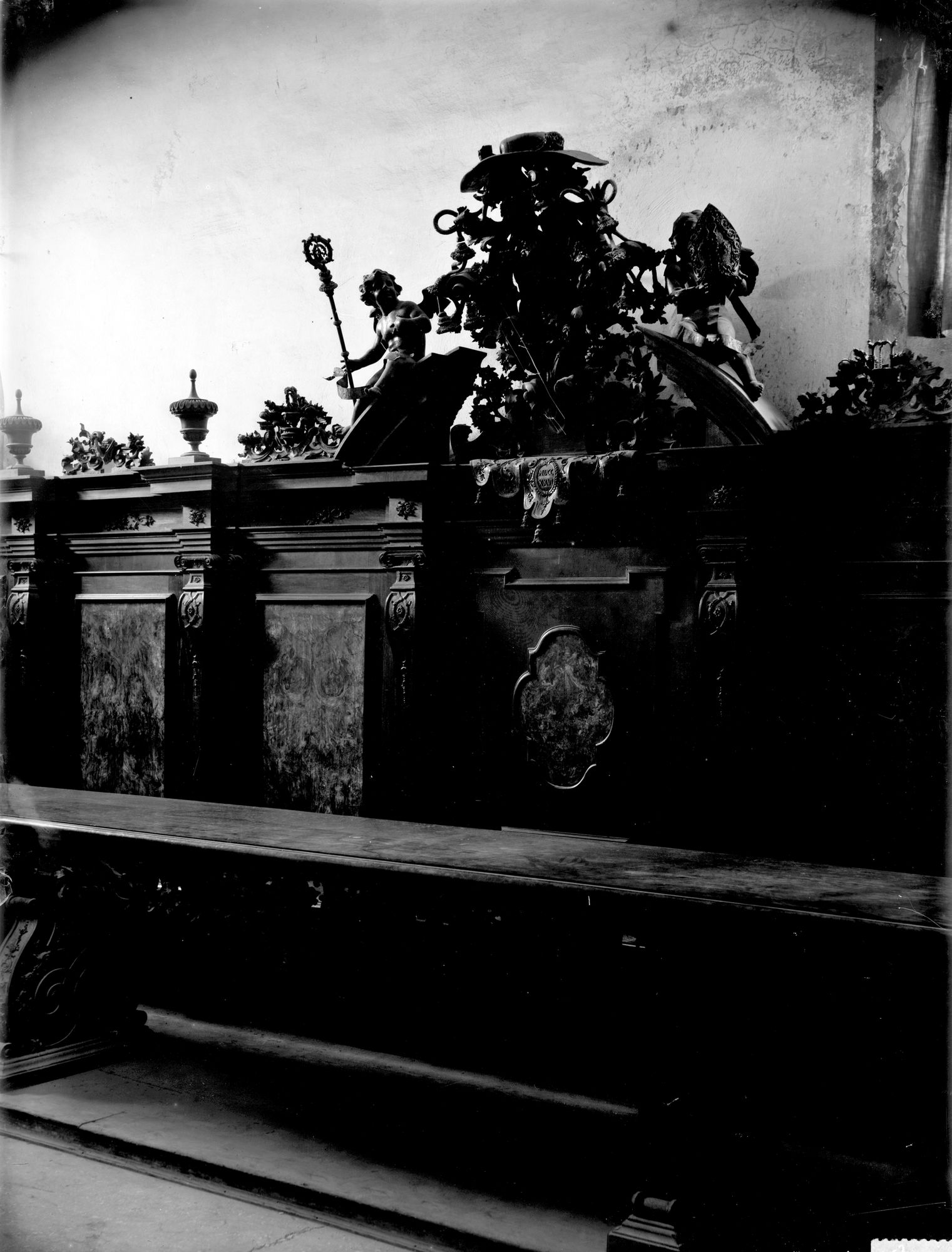 Monastero, Dettaglio dei dorsali in sala del Fuoco e del refettorio (negativo) di Gabinetto fotografico (XX)