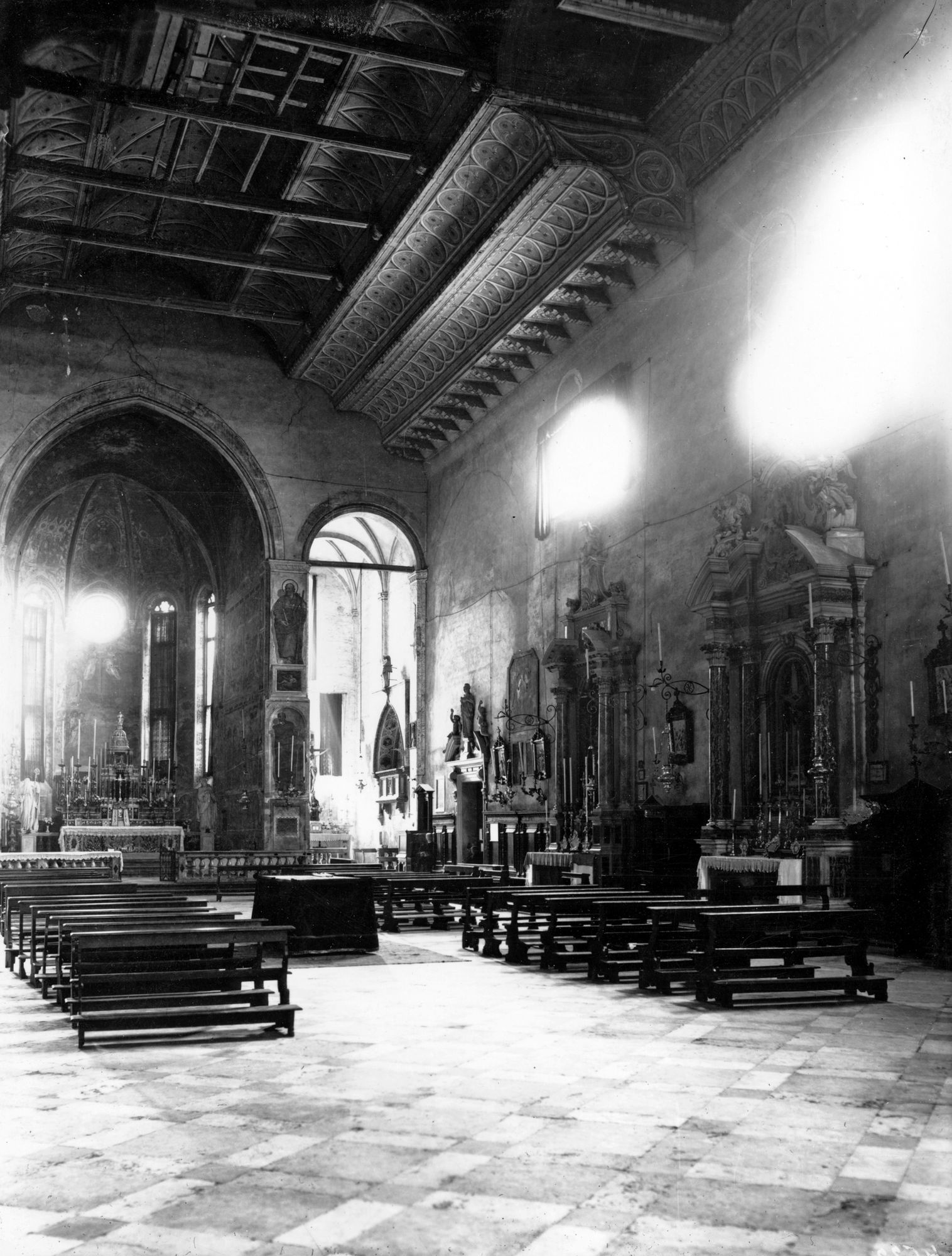 Chiesa Eremitani. Veduta lato destro interno (negativo) di Gabinetto fotografico (XX)