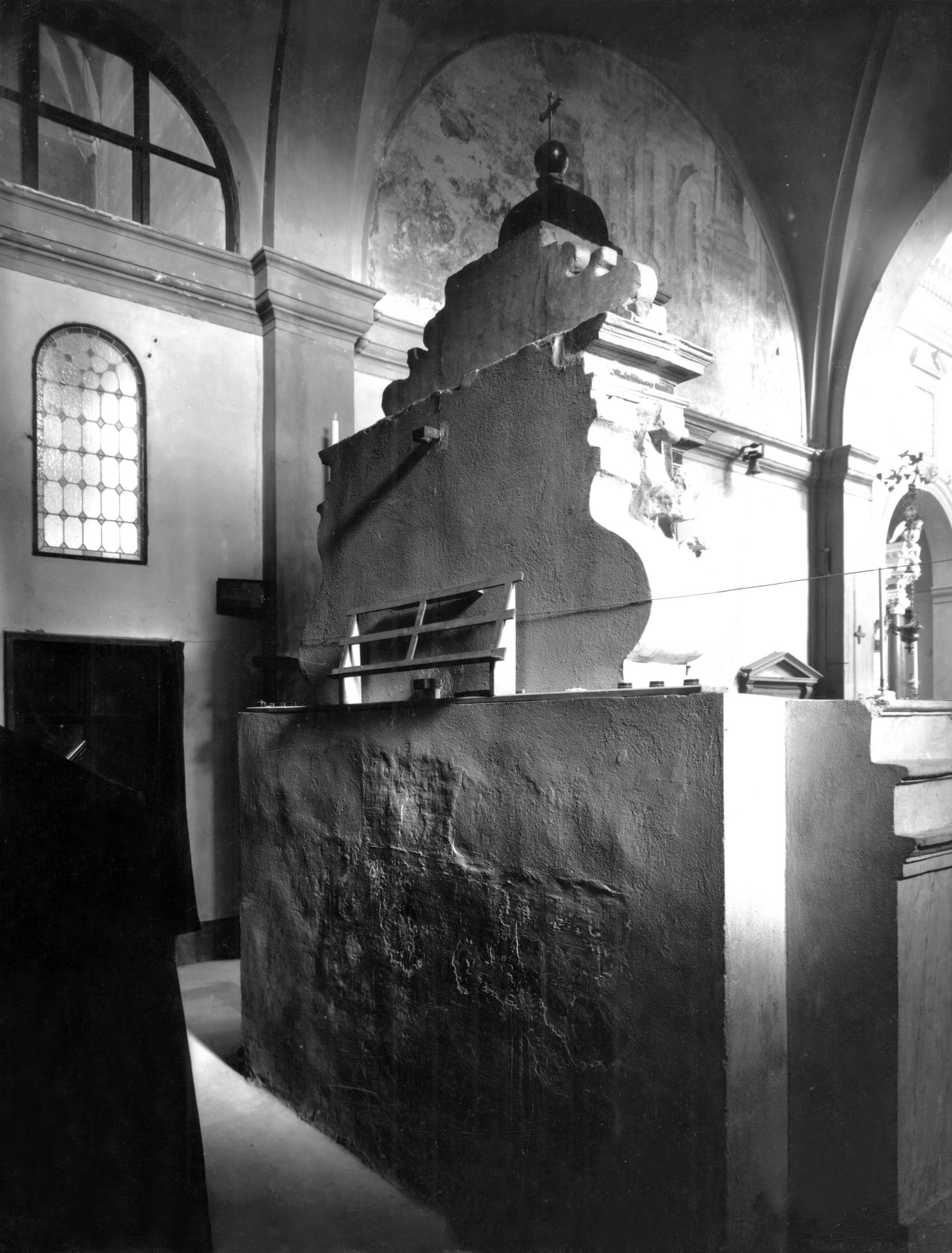 Carceri. Chiesa Santa Maria. Aspetti dell'altare maggiore (negativo) di Gabinetto fotografico (XX)