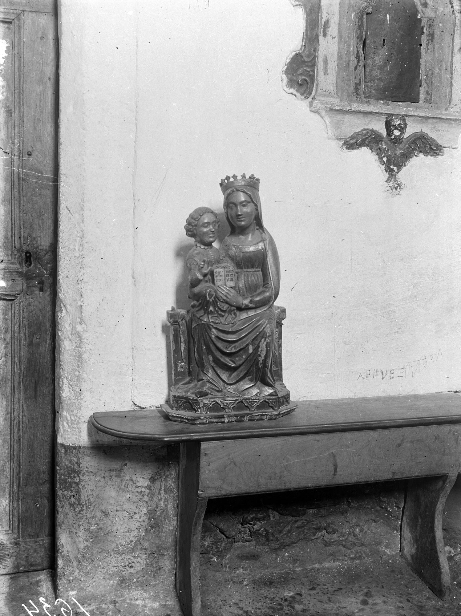 Domegge. Madonna col bambino di legno dipinto e dorato in chiesa di Grea (negativo) di Ing. Ongaro (XX)