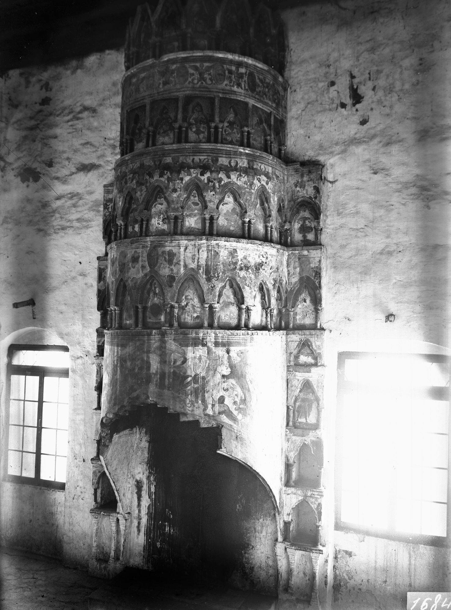 Castello di Monselice. Camino gotico dipinto. ( Vedute d'insieme e dettagli.) (negativo) di Gabinetto fotografico (XX)