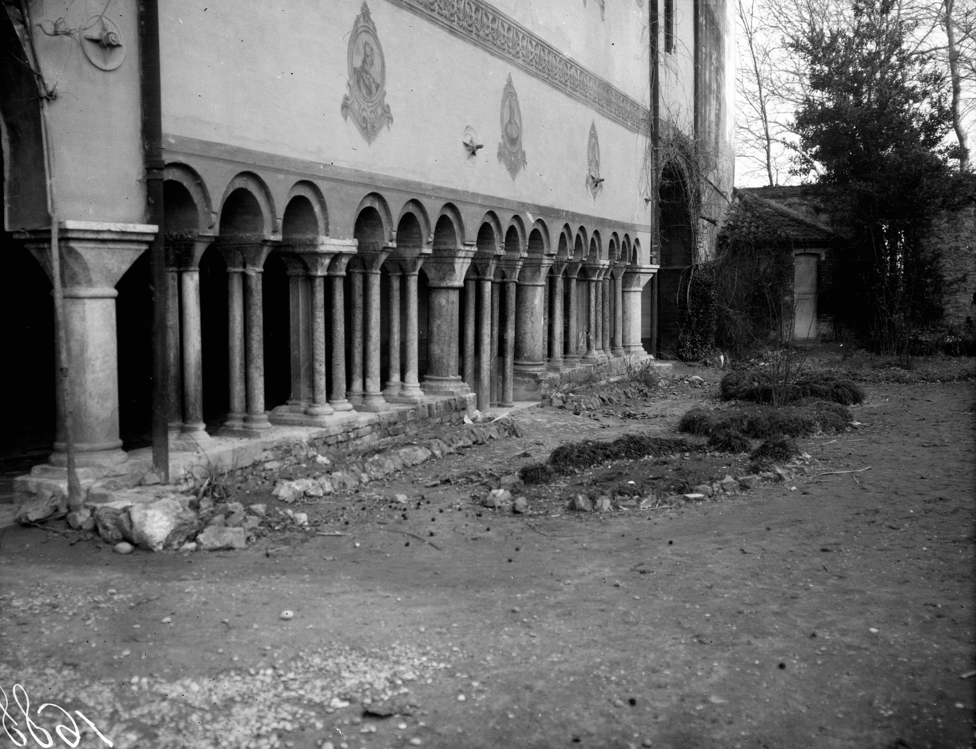 Carceri. Chiostro Camaldolese (negativo) di Gabinetto fotografico (XX)