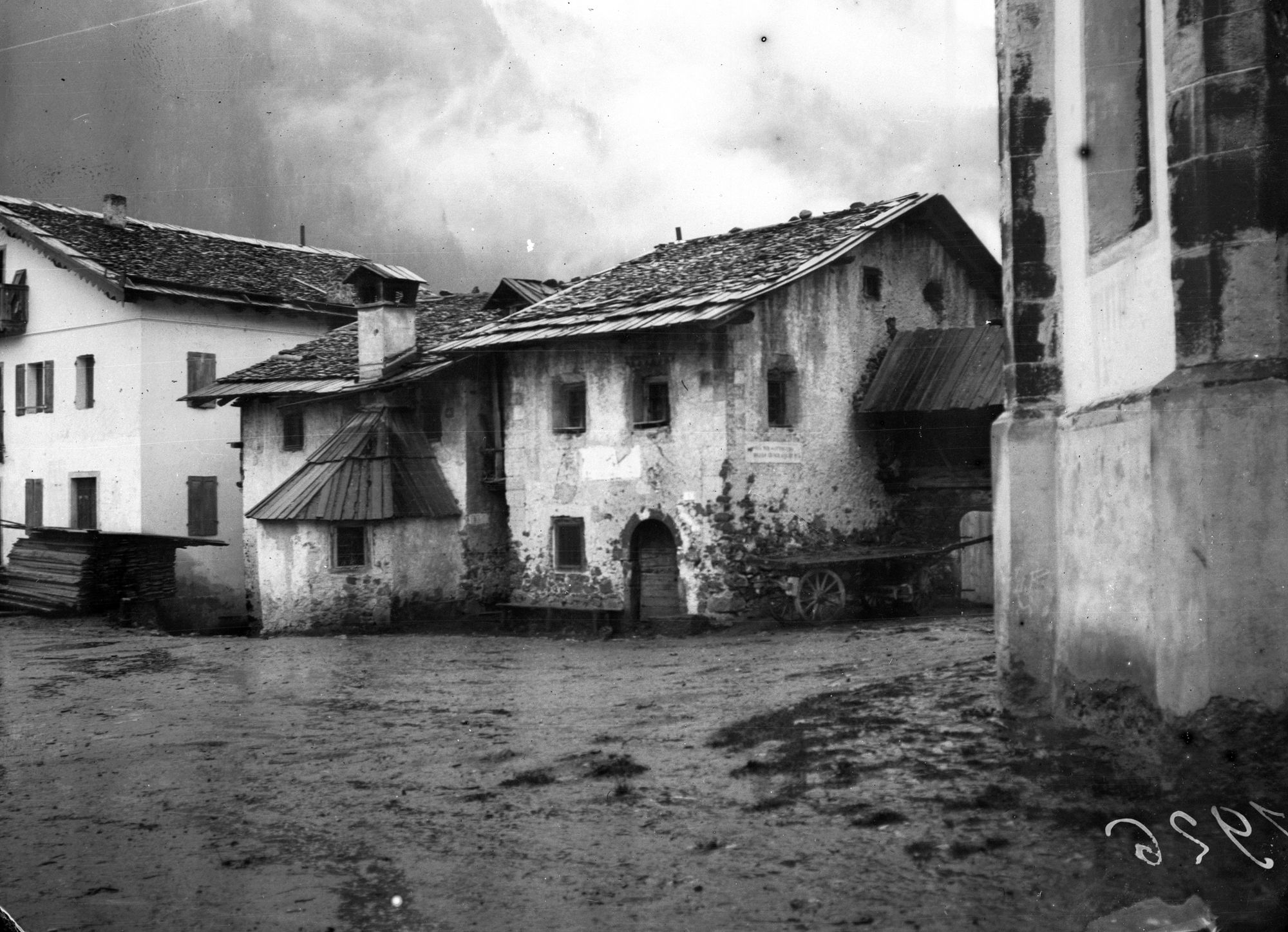 Rocca Pietore. Casa del paese (negativo) di Ing. Ongaro (XX)