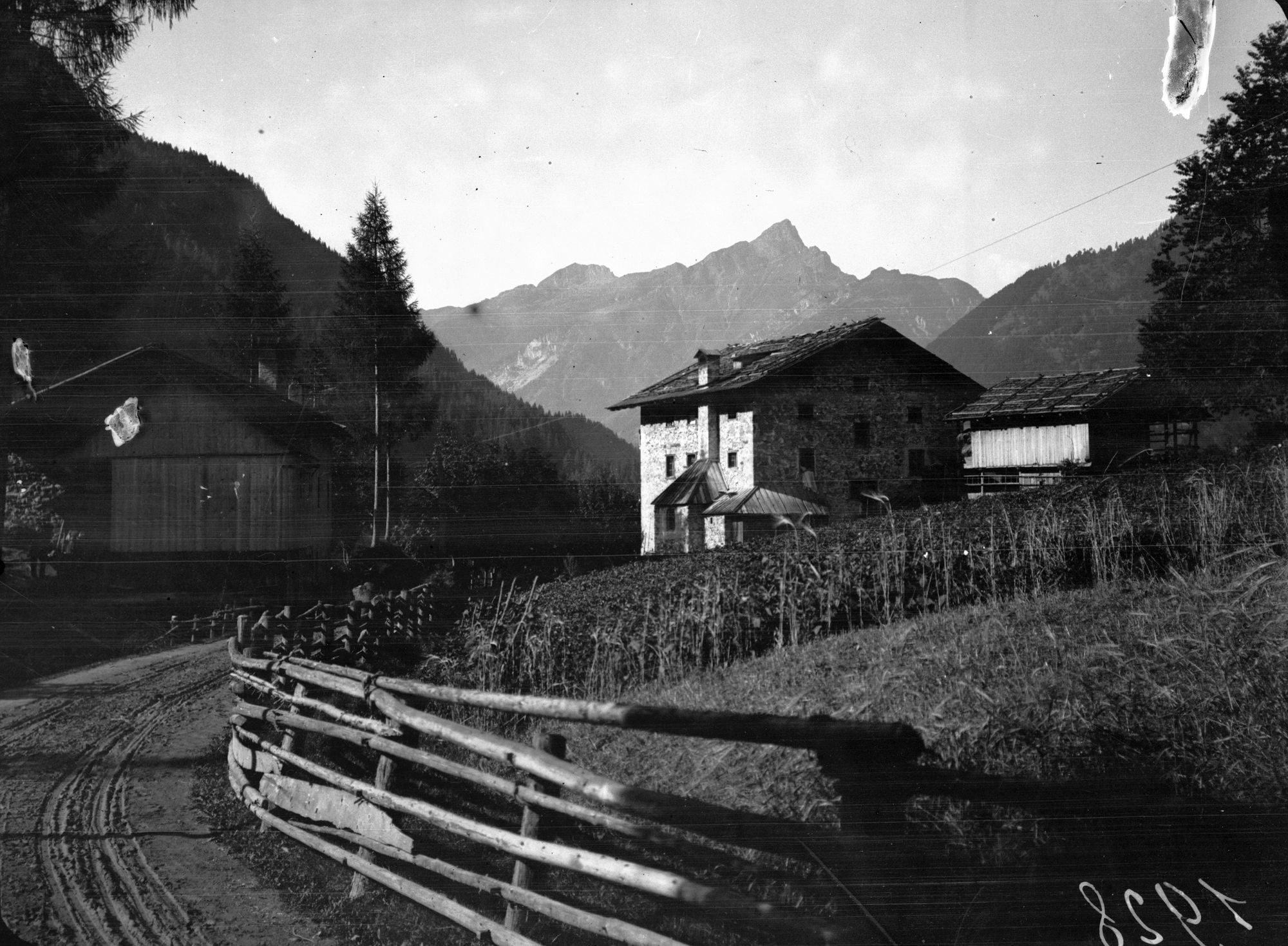 Alleghe. Il lago di Alleghe e dintorni (negativo) di Ing. Ongaro (XX)