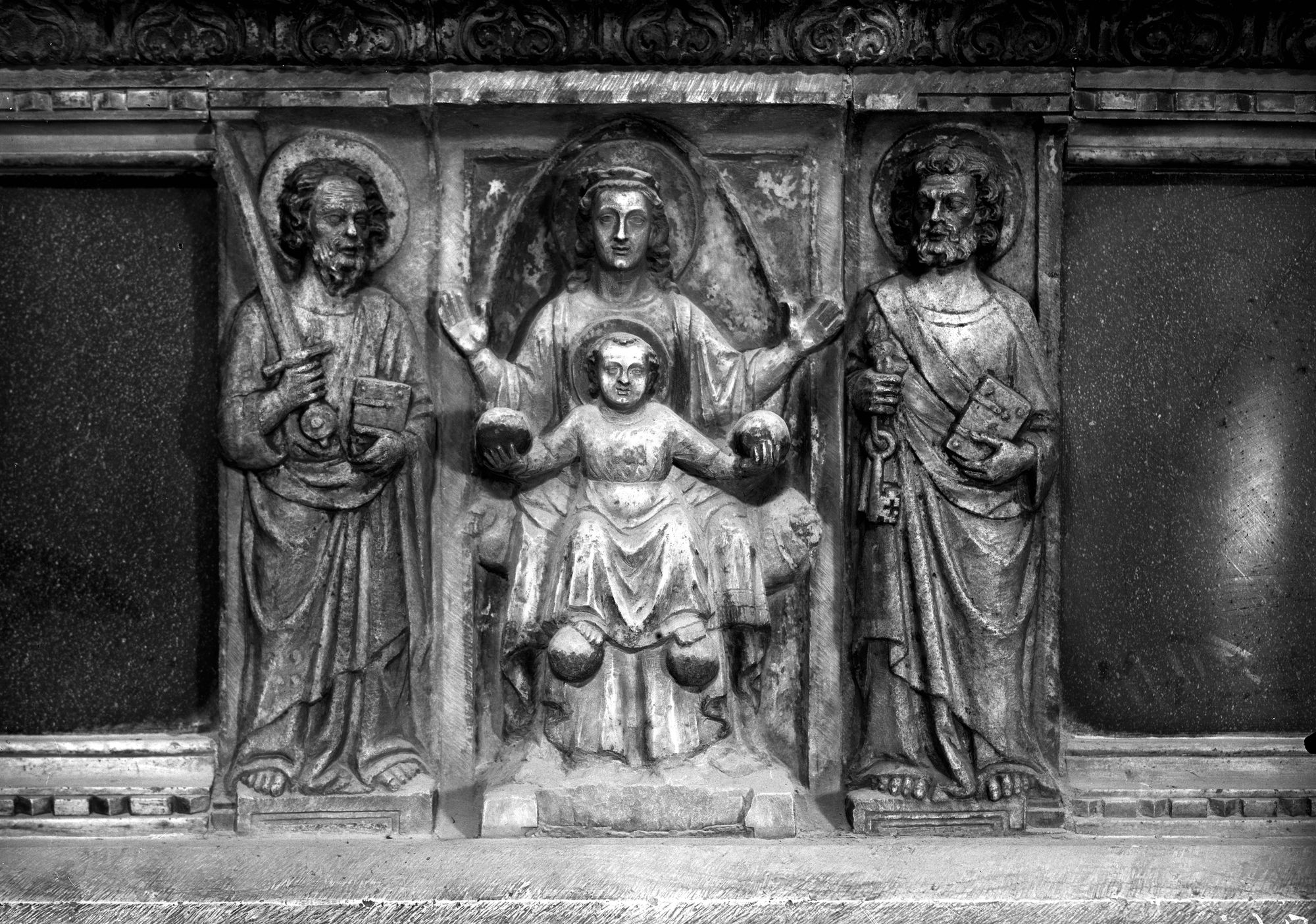 Chiesa Santa Giustina. Particolari del monumento a Riccardo VI da Camin. (negativo) di Fotog. Marino di Vittorio (XX)