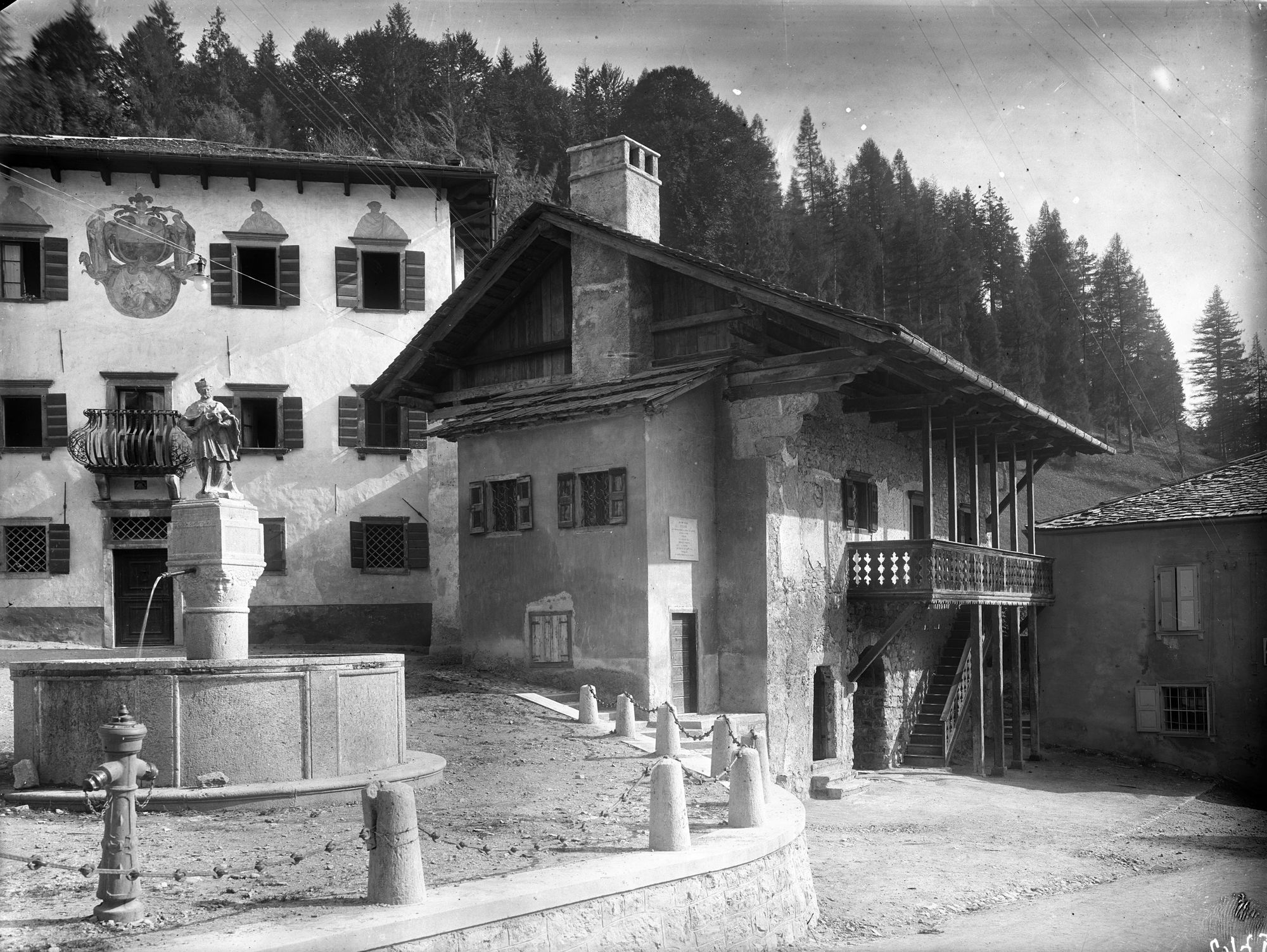 Pieve di Cadore. La casa di Tiziano dopo i lavori di restauro e ripristino (negativo) di Gabinetto fotografico (XX)