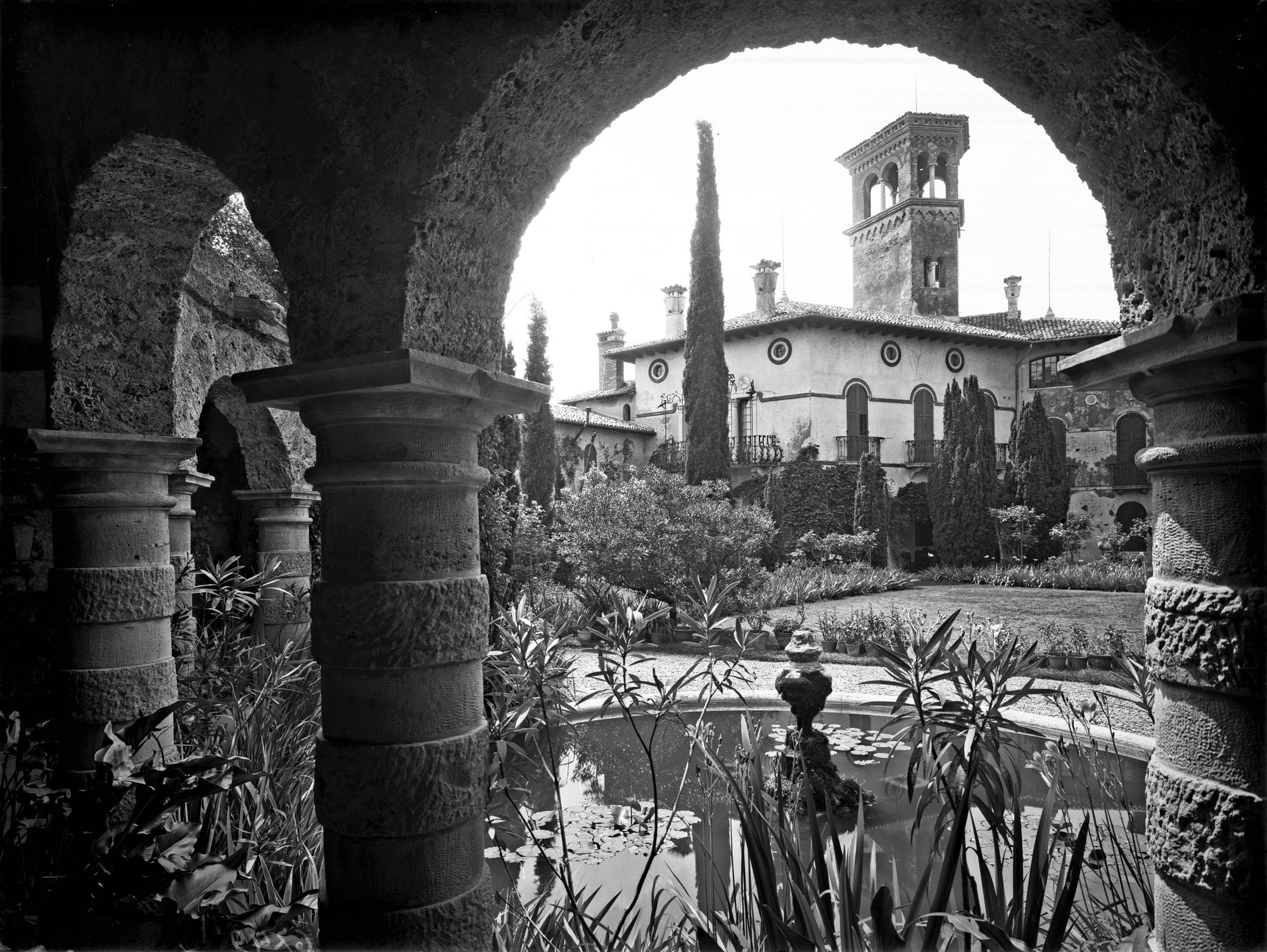 Asolo. Villa Beeck. Vari aspetti della villa Beeck (negativo) di Gabinetto fotografico (XX)