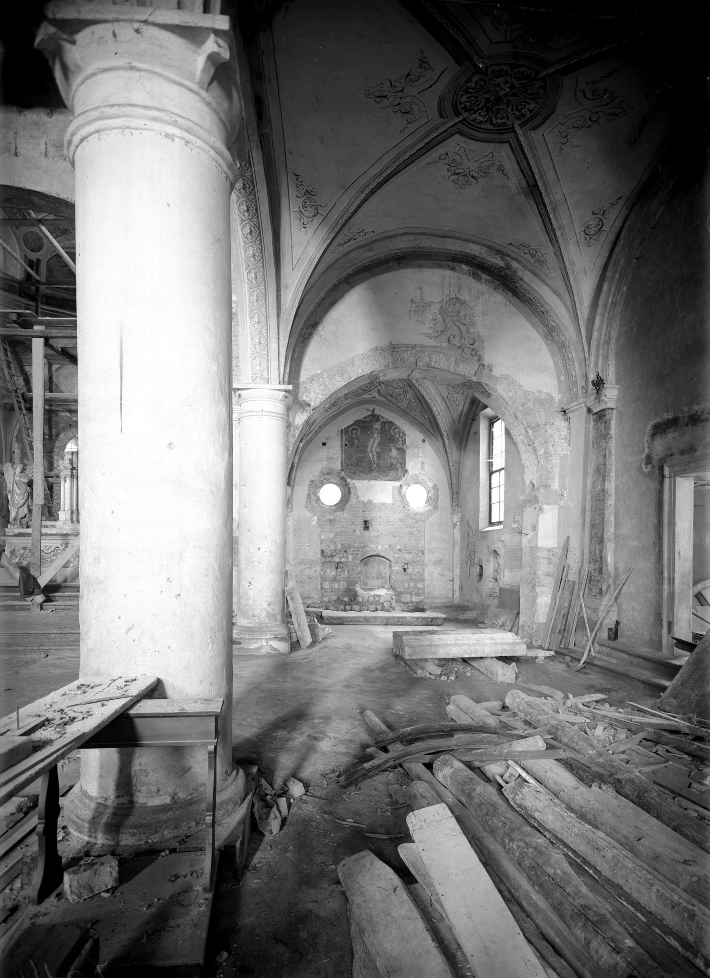 San Martino: documentazione inerente al restauro e consolidamento della chiesa e del campanile di San Martino (negativo) di Gabinetto fotografico (XX)