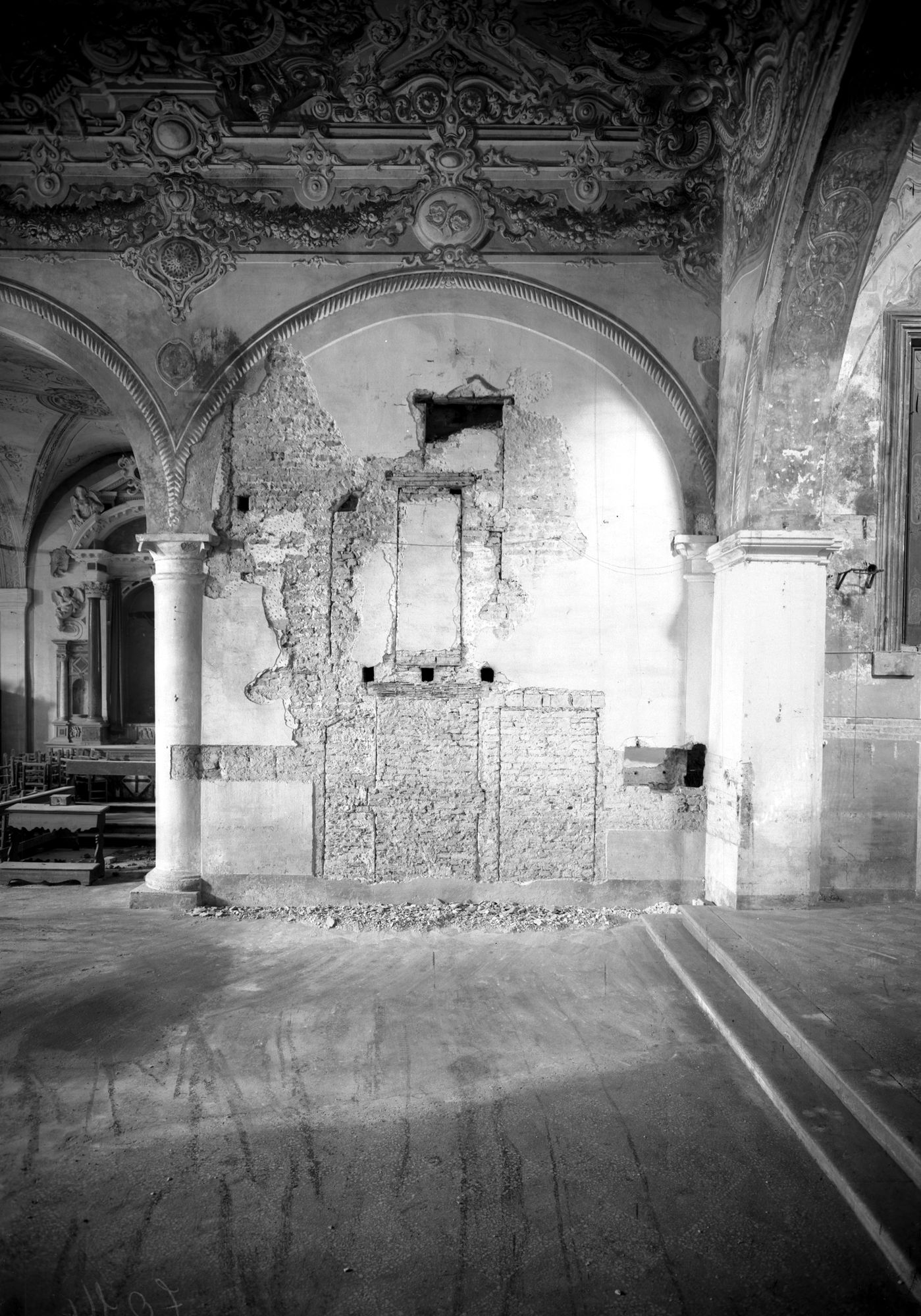 San Martino: documentazione inerente al restauro e consolidamento della chiesa e del campanile di San Martino (negativo) di Gabinetto fotografico (XX)