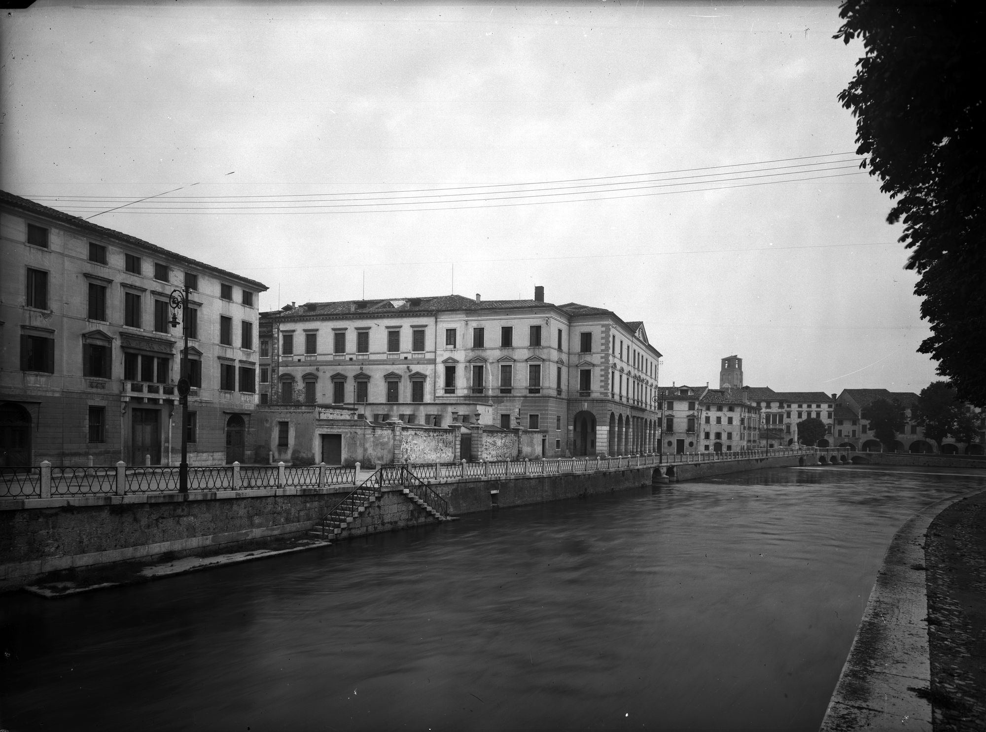 Riviera Garibaldi. Palazzo già Dogana ( arch. Danieletti ) (negativo) di Gabinetto fotografico (XX)