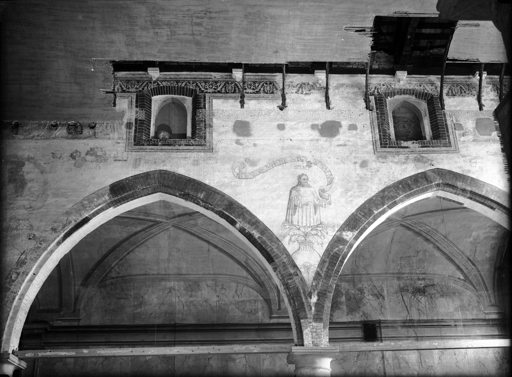 Santa Maria Maggiore. Navata centrale. Fregio e finestre (negativo) di Gabinetto fotografico (XX)