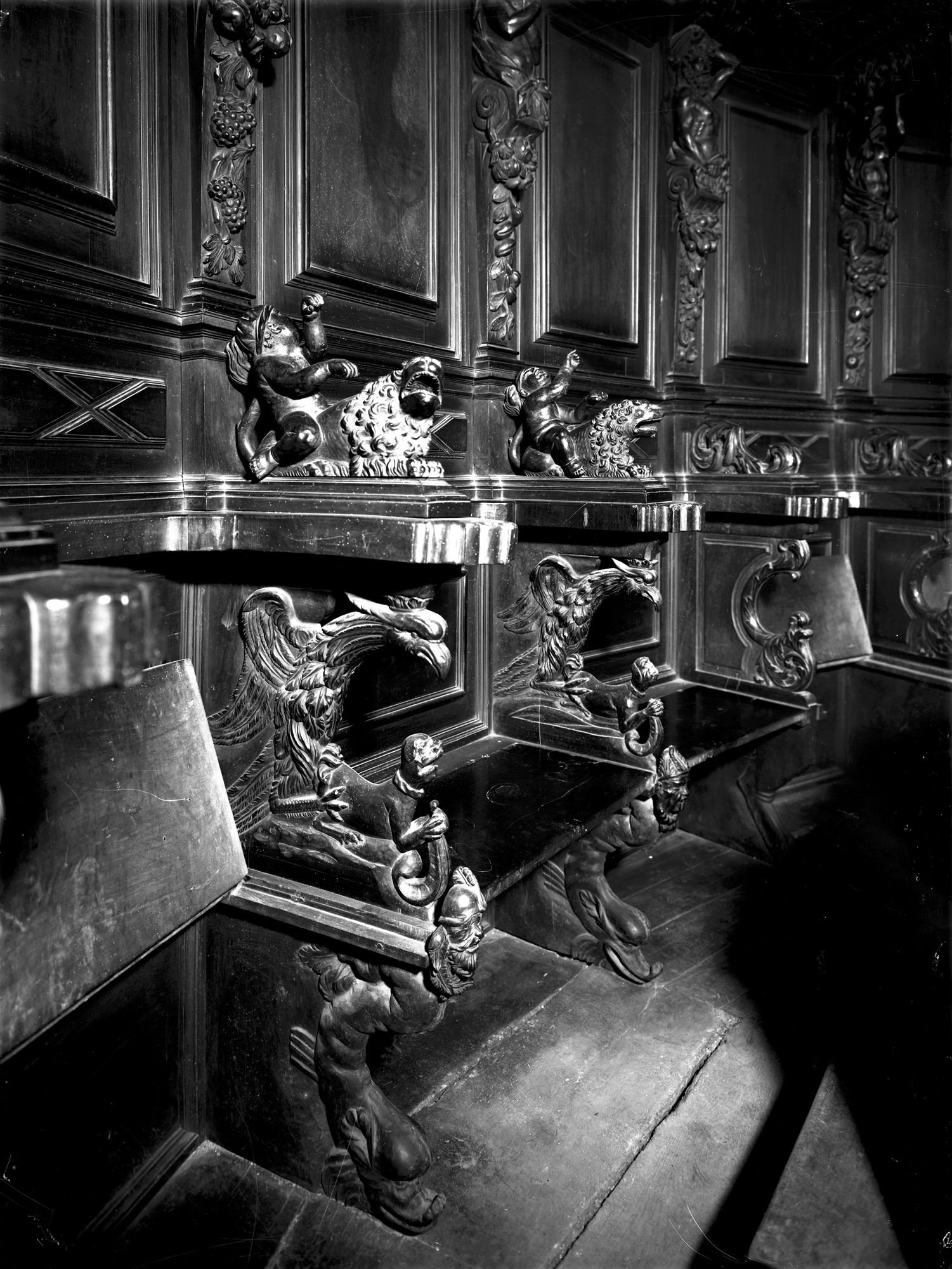 Chiesa Sant'Agnese. Il Coro, particolari (negativo) di Gabinetto fotografico (XX)