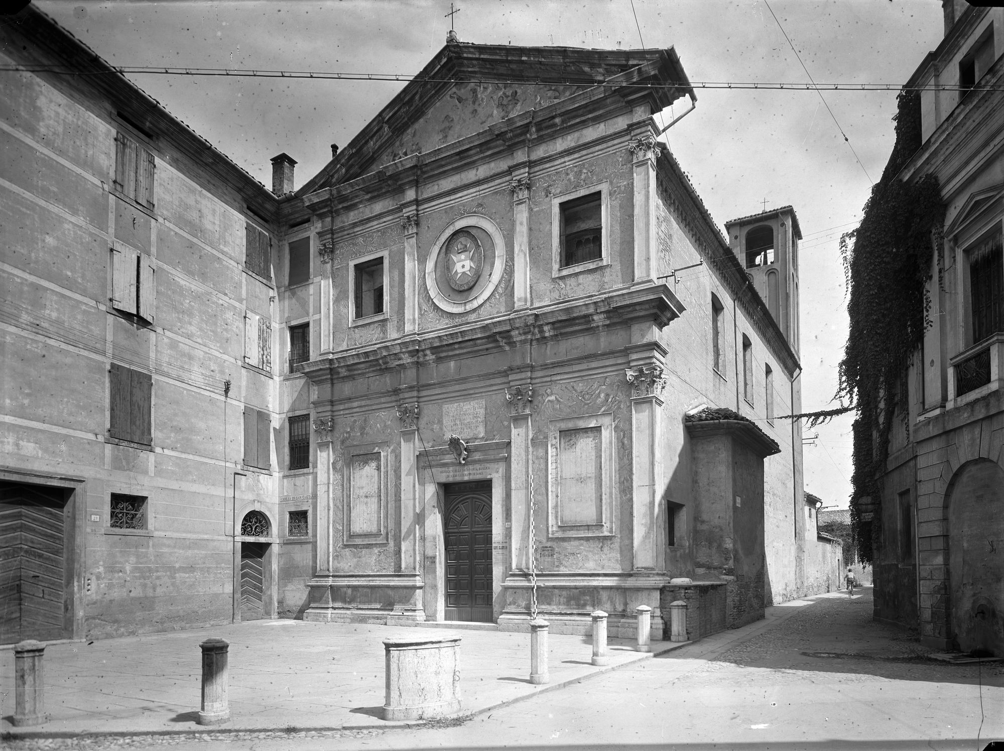 Chiesa San Gaetano. La facciata (negativo) di Gabinetto fotografico (XX)