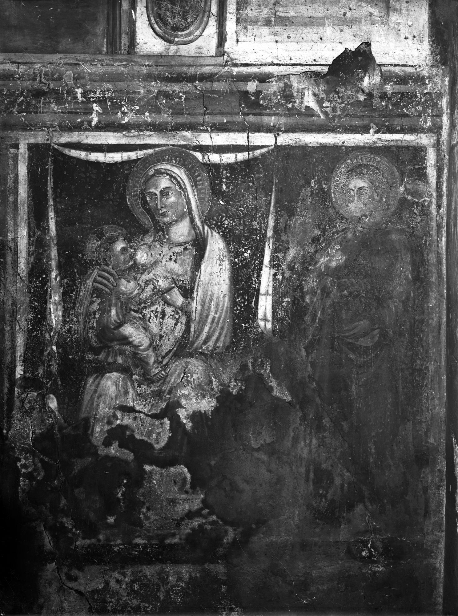 Chiesa Santa Lucia. Madonna e Santo. Affresco sec. XIV (negativo) di Gabinetto fotografico (XX)