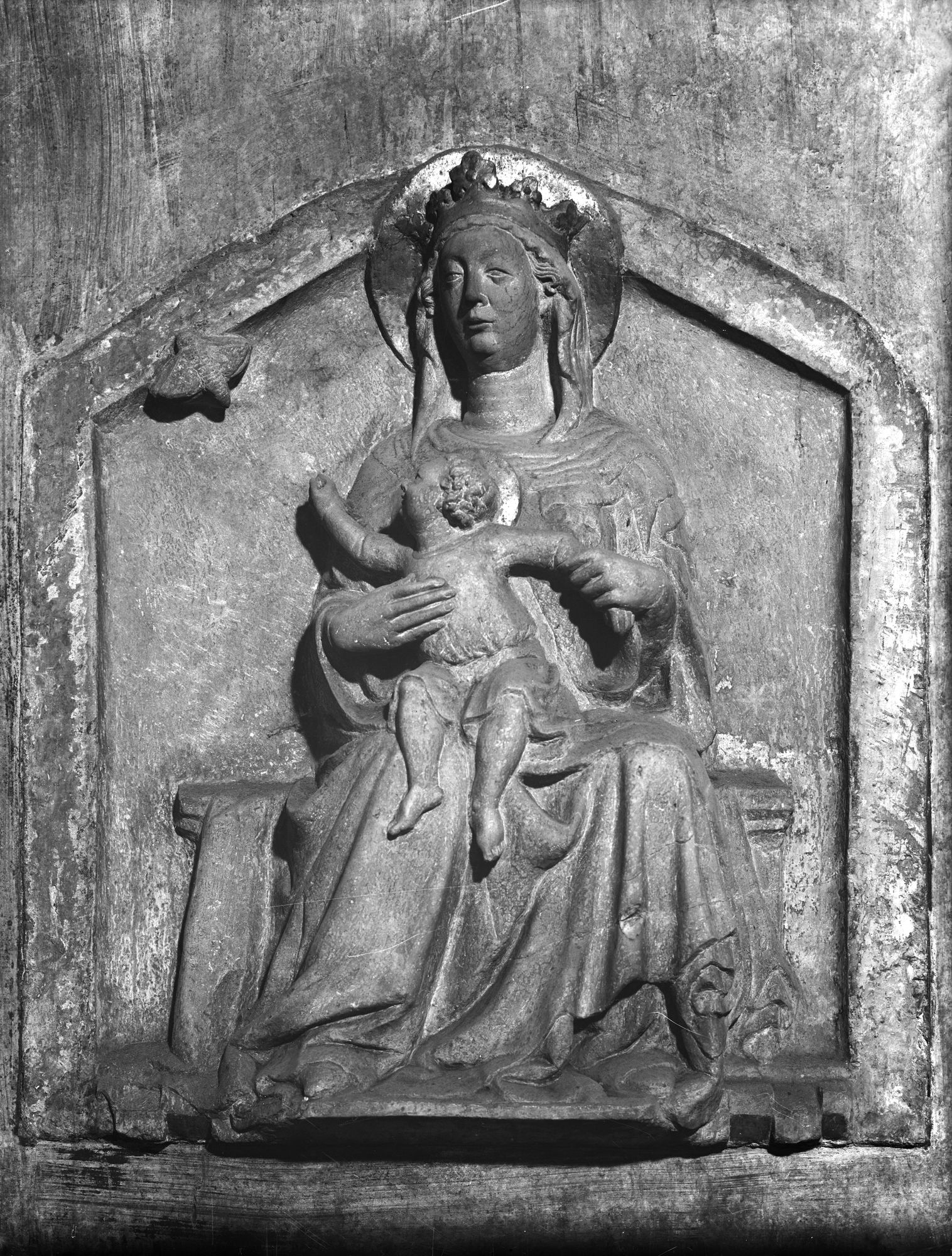 Chiesa Santa Lucia. La Madonna del Pavegio. Scultura del sec. XV (negativo) di Gabinetto fotografico (XX)