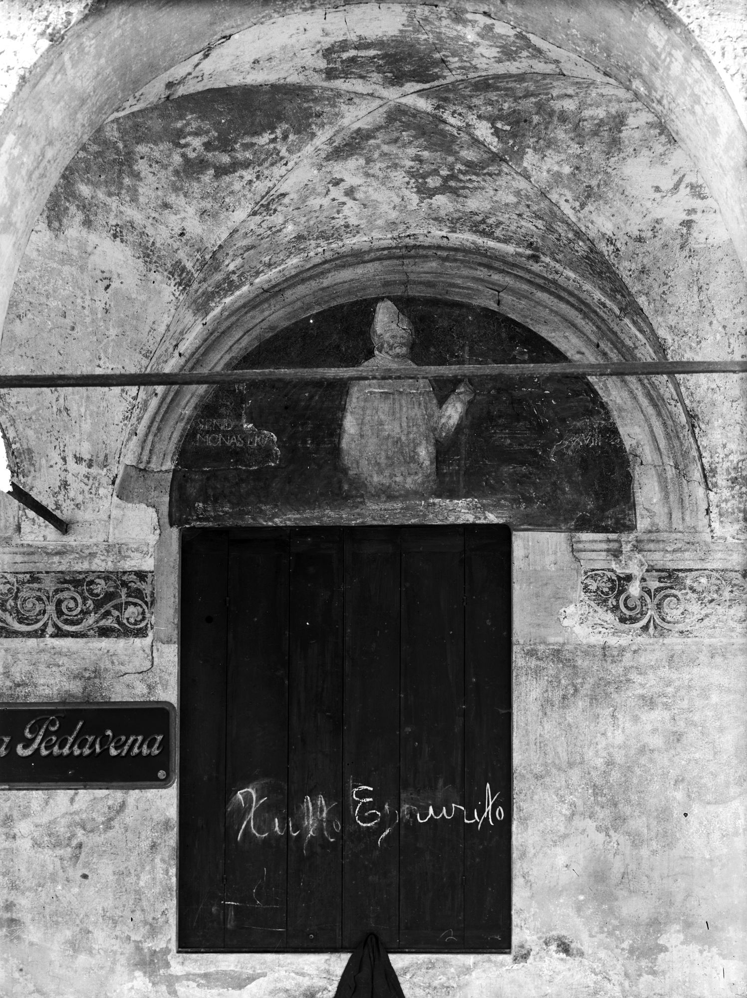 Ex convento di San Parisio. Lunetta dipinta e fregio del sec. XVI (negativo) di Gabinetto fotografico (XX)