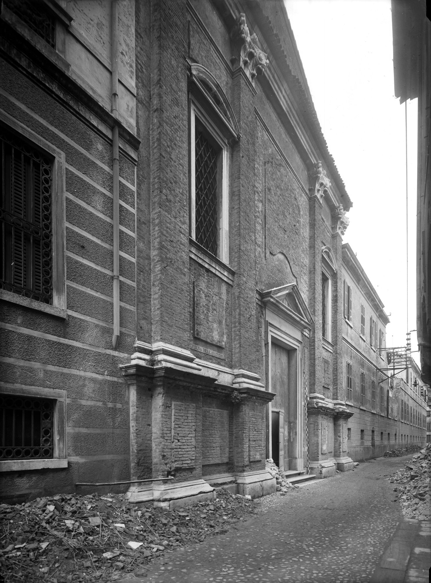 Chiesa dell' Ospedale di Santa Maria dei Battuti. La facciata (negativo) di Gabinetto fotografico (XX)