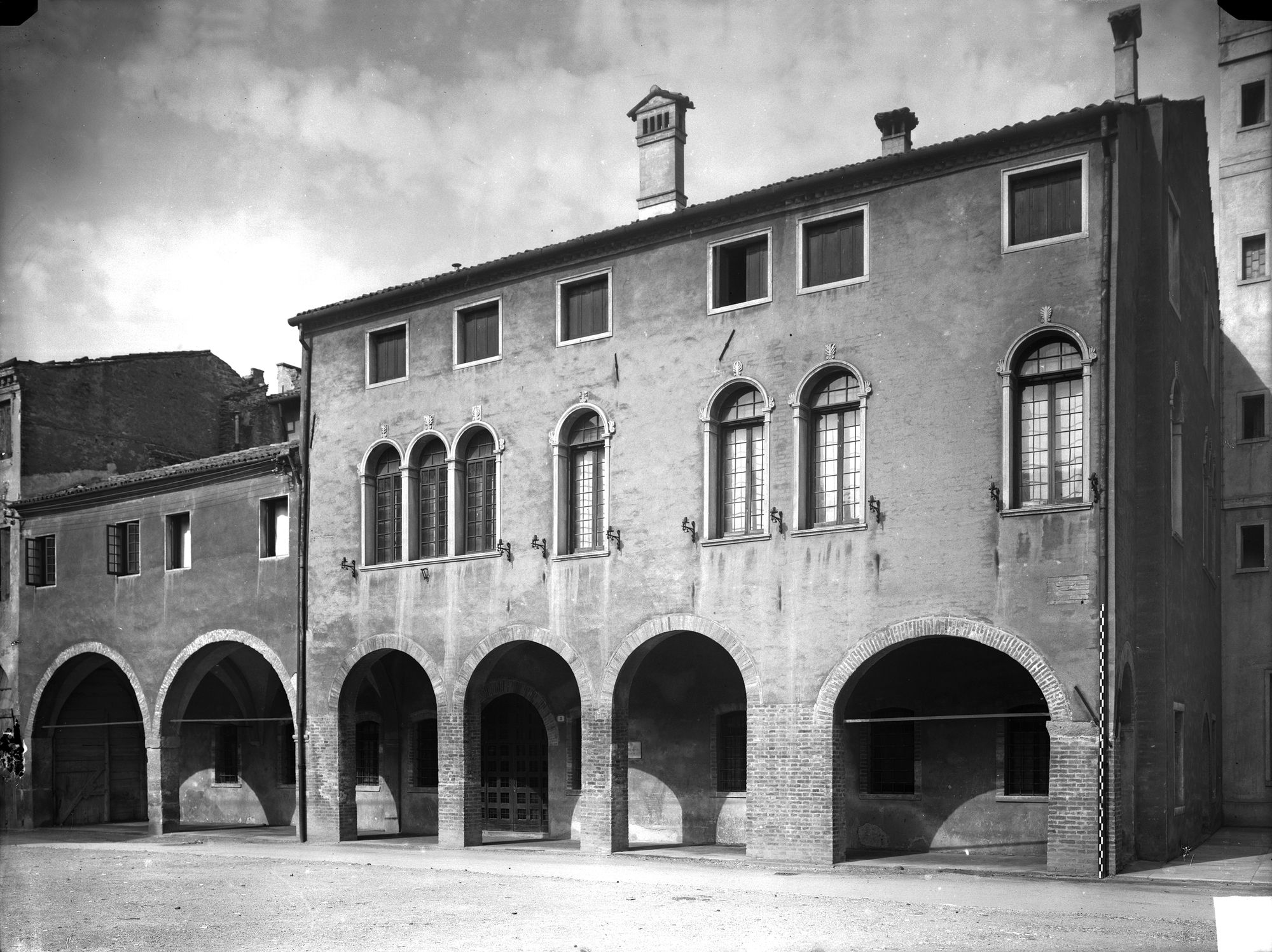 Casa già Folco del sec. XV (negativo) di Gabinetto fotografico (XX)