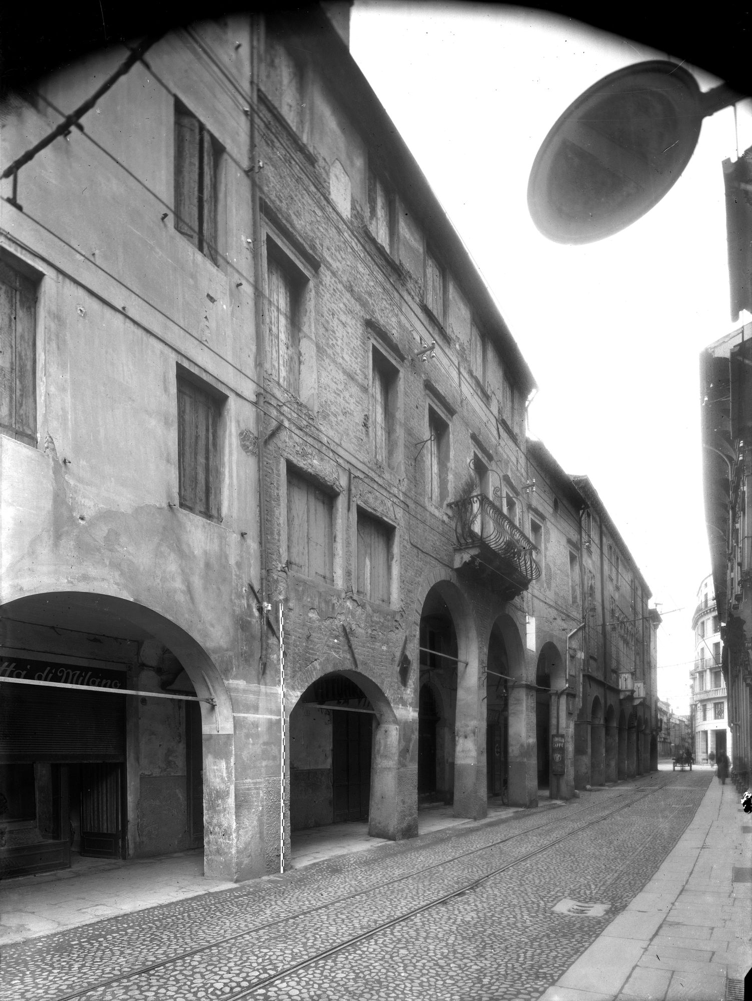 Casa in via Dante 34 del 1383 (negativo) di Gabinetto fotografico (XX)