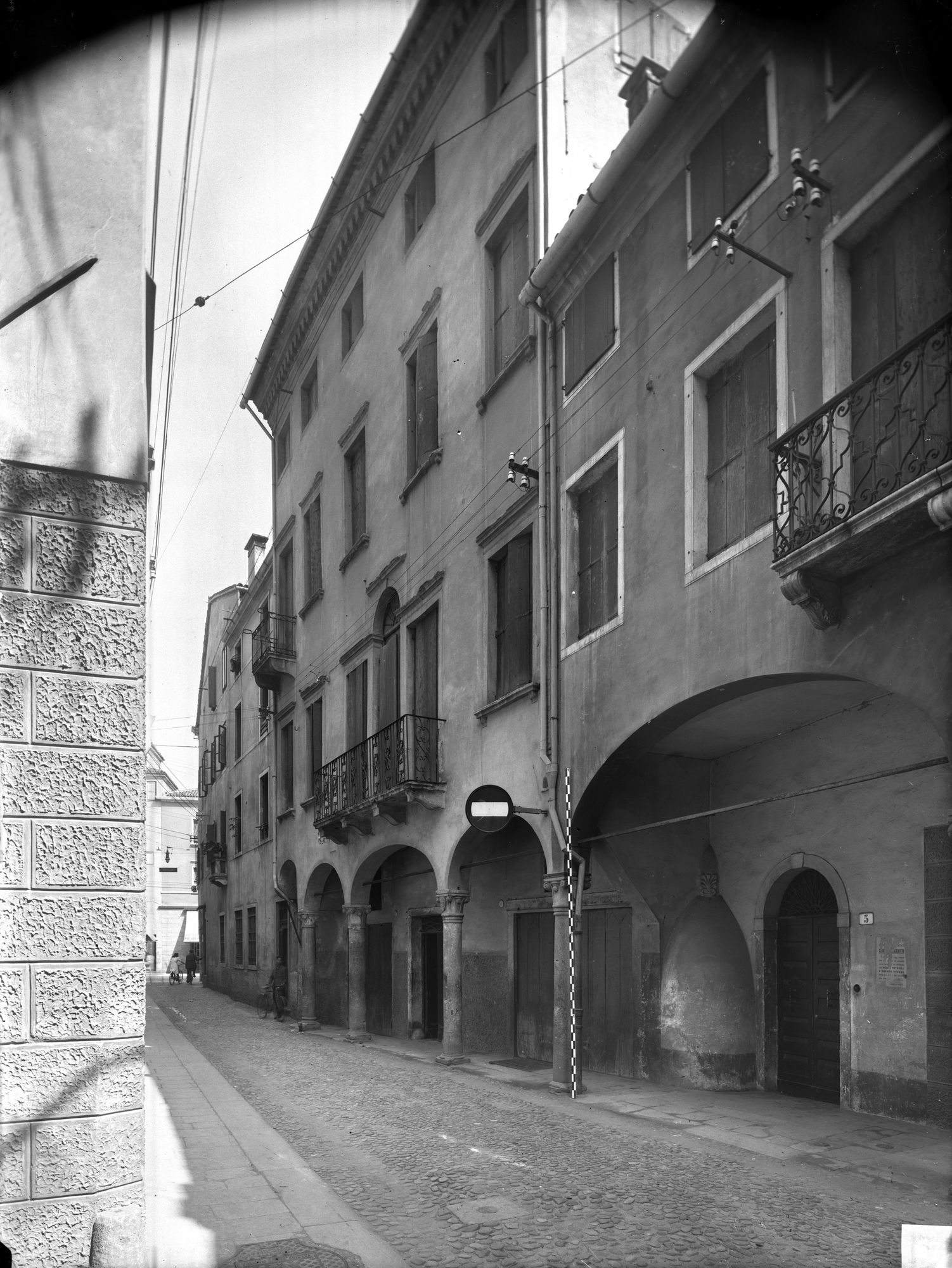 Casa in via San Martino e Solferino (negativo) di Gabinetto fotografico (XX)