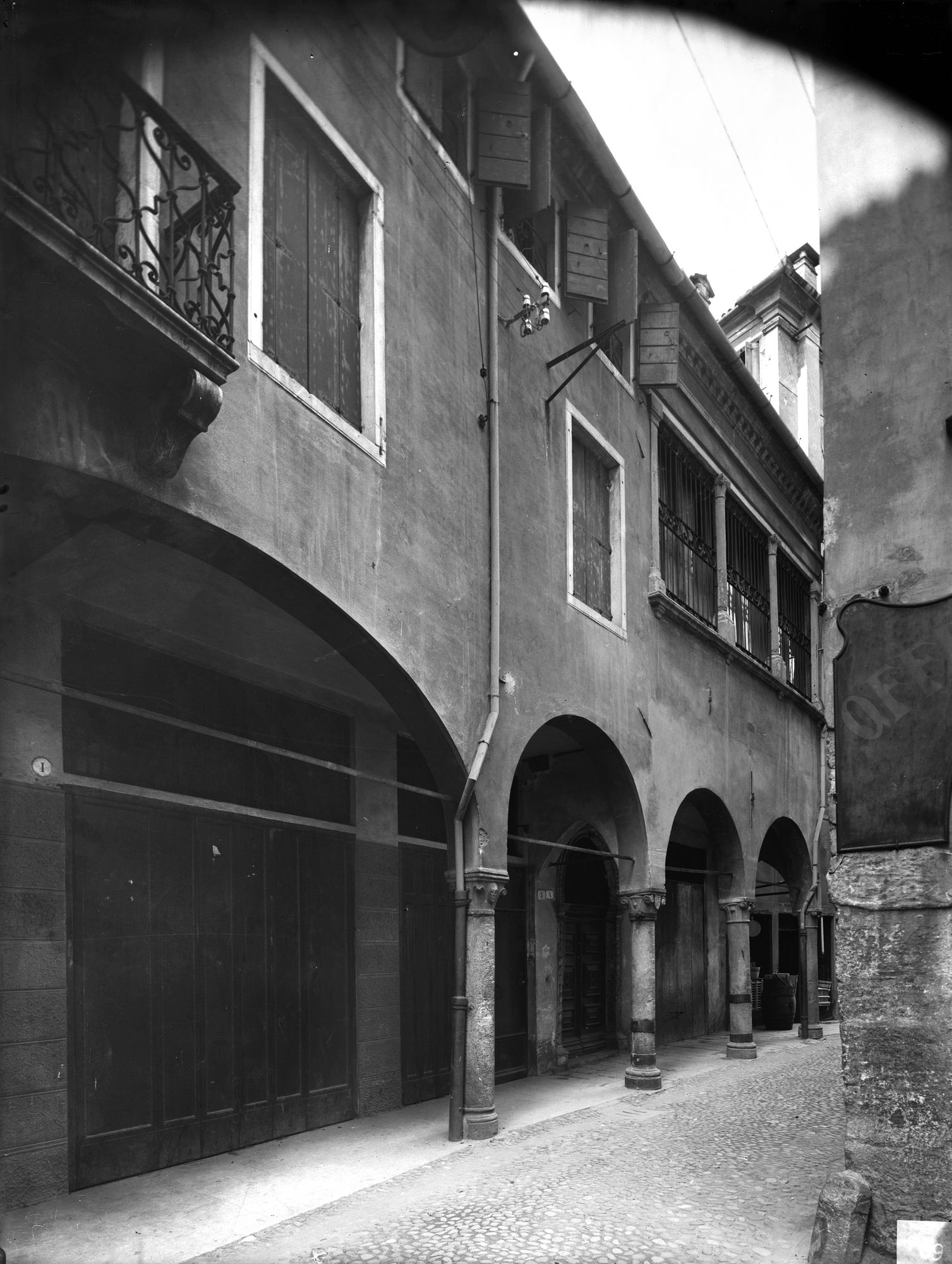 Casa in via San Martino e Solferino n.5A (negativo) di Gabinetto fotografico (XX)