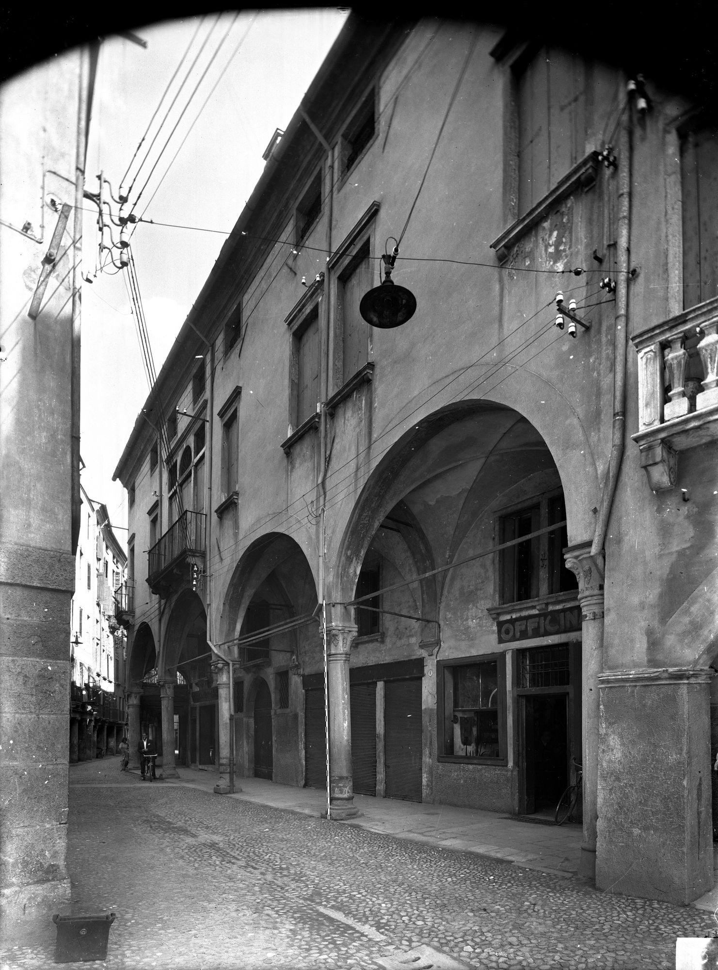 Casa in via San Martino e Solferino n.15 (negativo) di Gabinetto fotografico (XX)