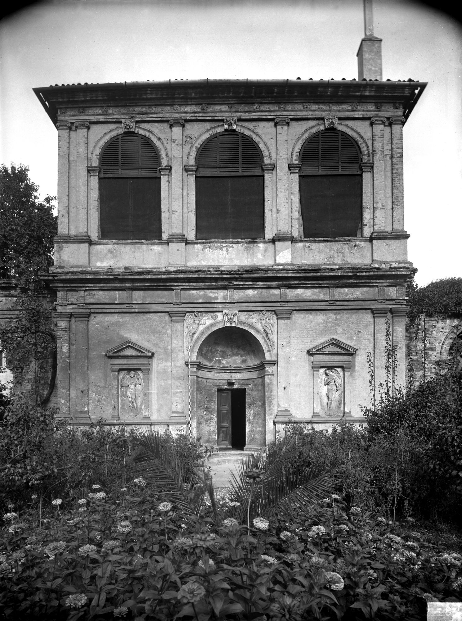 Palazzo Giustinian in via Cesarotti n. 21 (negativo) di Gabinetto fotografico (XX)