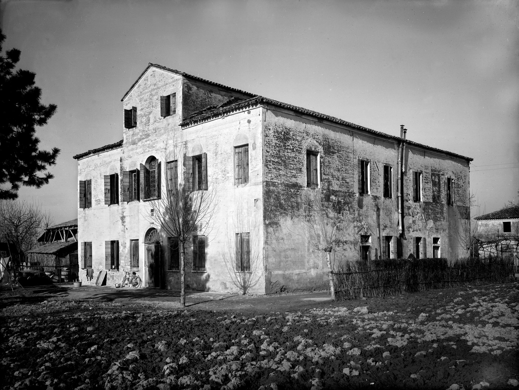 Villa Morchio. Esterno (negativo) di Gabinetto fotografico (XX)