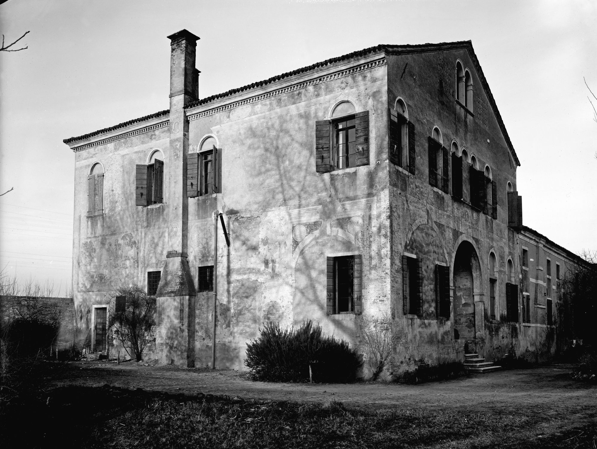 Villa Gritti. Prospetto larterale e posteriore (negativo) di Gabinetto fotografico (XX)