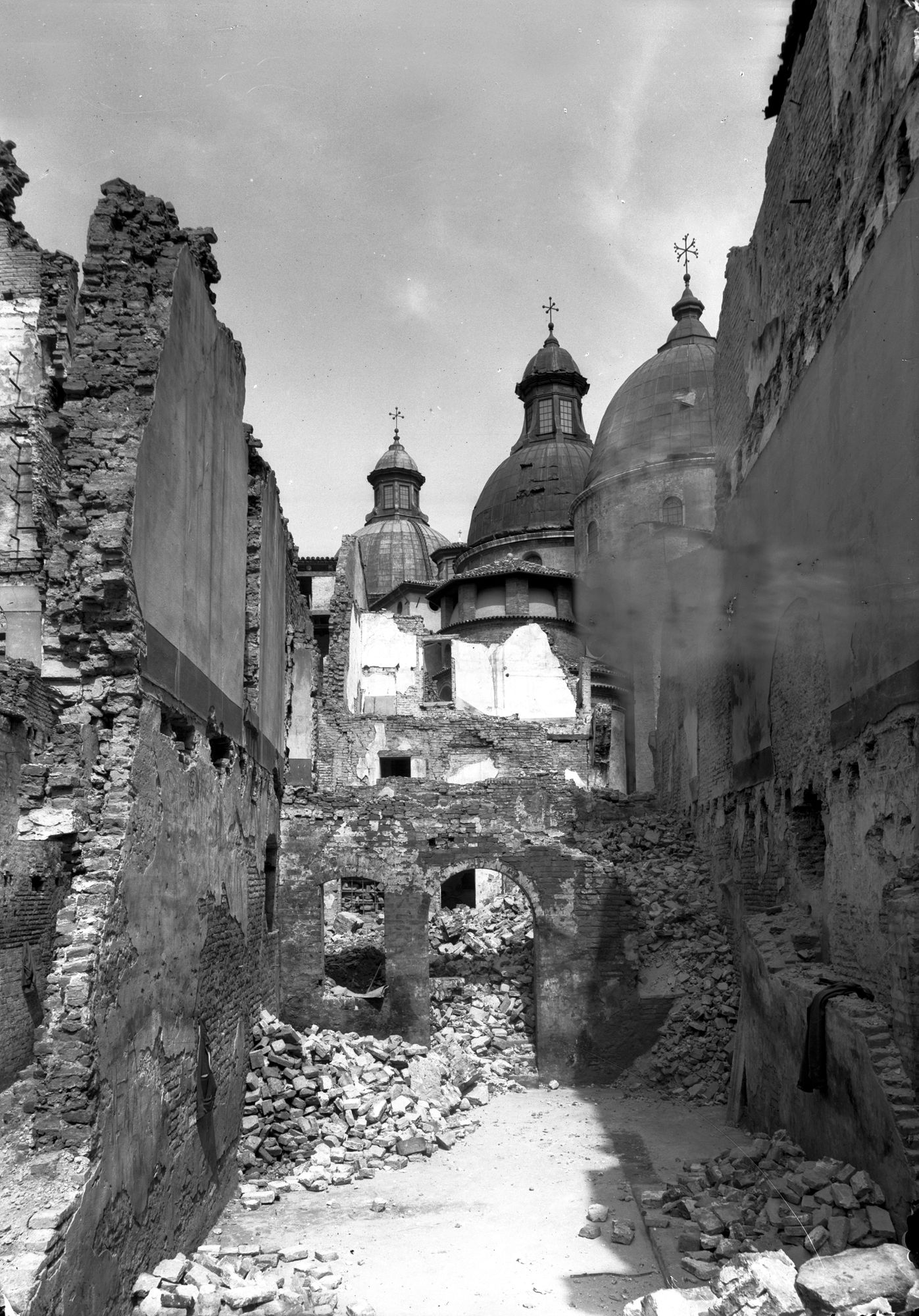 Bibliotaca capitolare e visione della cupola del Duomo (negativo) di Gabinetto fotografico (XX)