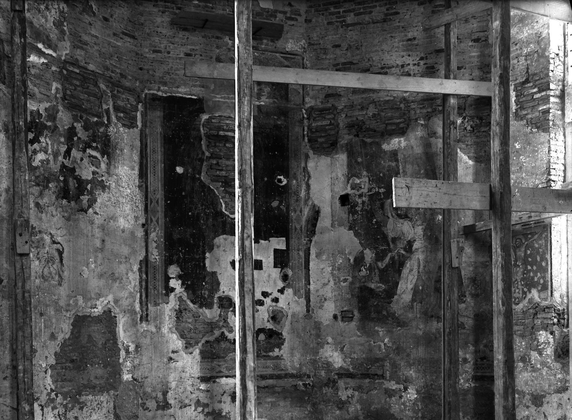 Convento di San Marco. Affreschi nell' interno dell' abside della chiesa (negativo) di Gabinetto fotografico (XX)