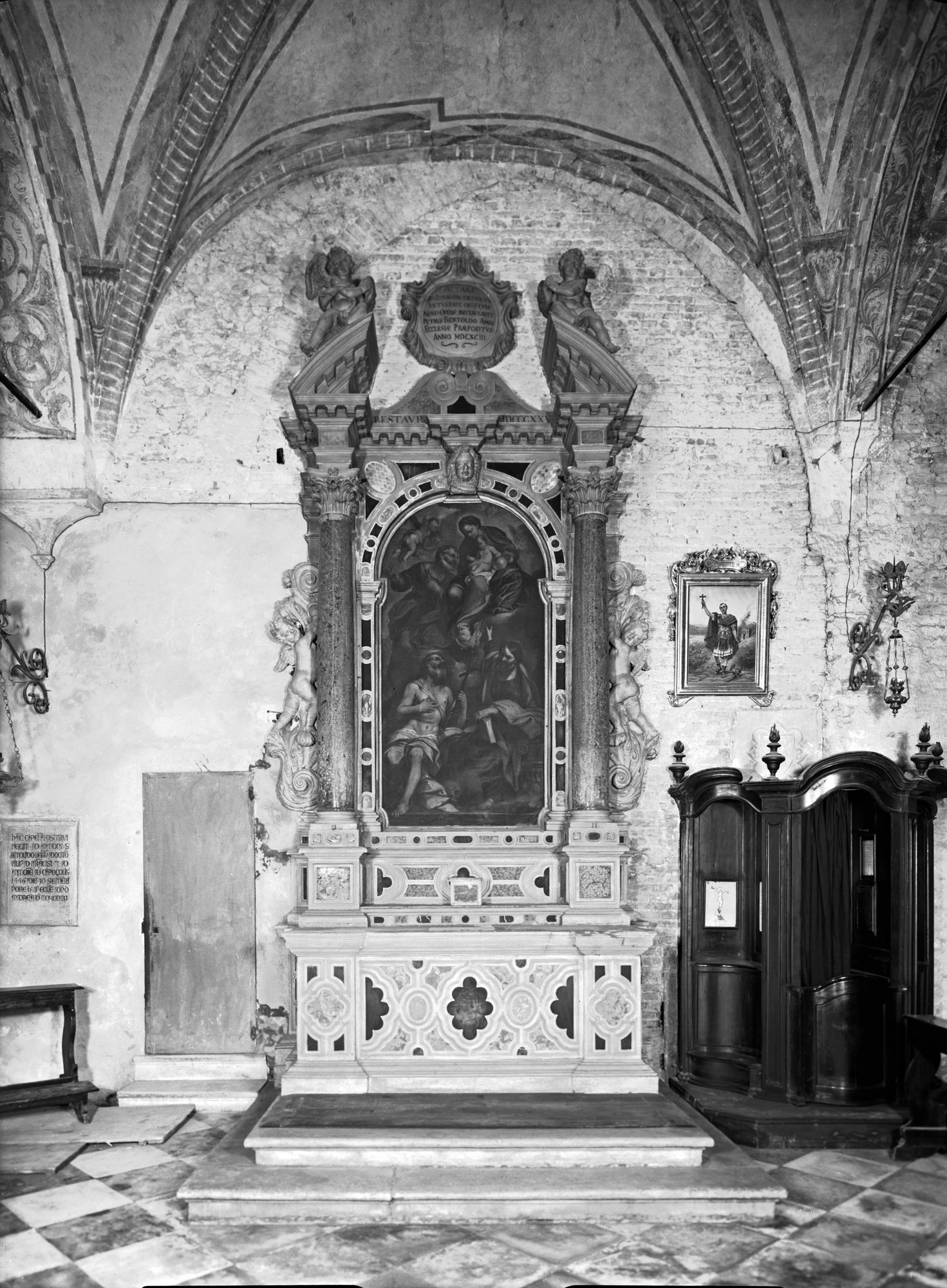Convento di Santa Sofia. Altare con pala raffigurante Madonna e Santi (negativo) di Gabinetto fotografico (XX)