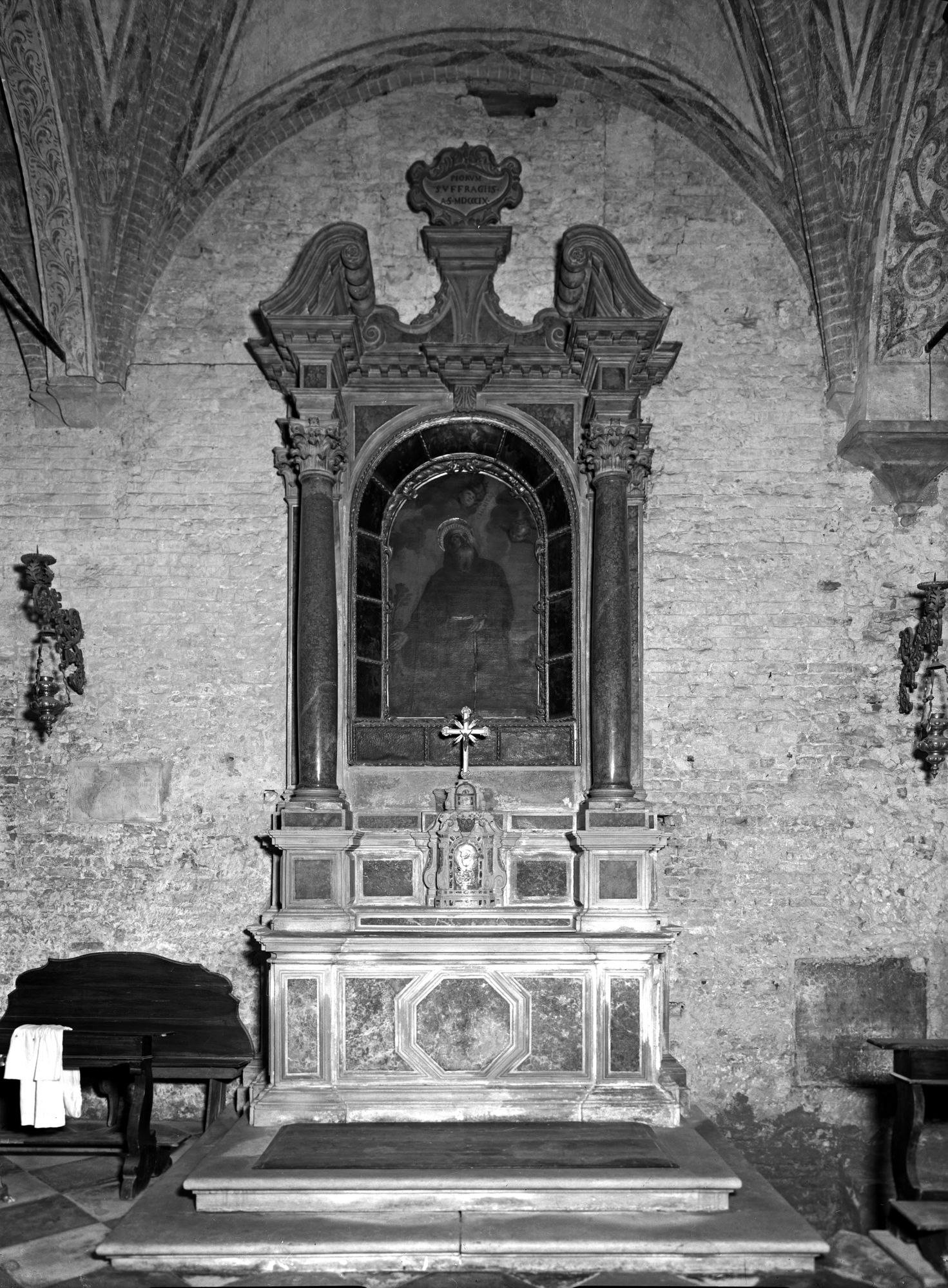 Convento di Santa Sofia. Altare con pala raffigurante San Giuseppe (negativo) di Gabinetto fotografico (XX)