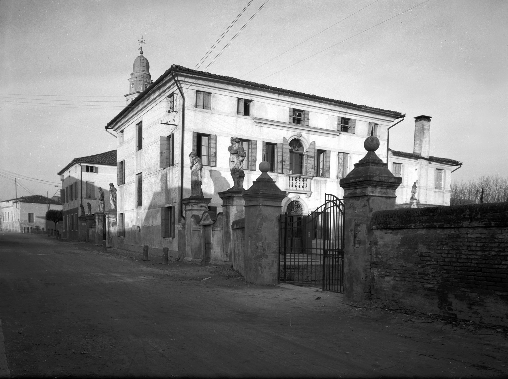 Villa Marin. Prospetto e muro di cinta (negativo) di Gabinetto fotografico (XX)