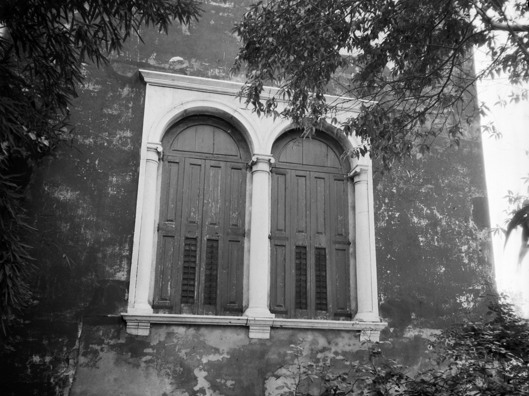 Villa Badoer. Bifora sul prospetto laterale (negativo) di Gabinetto fotografico (XX)