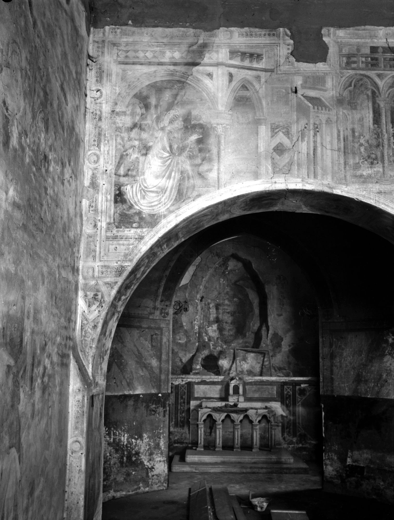 Cappella di San Michele. Particolare affresco, parete sinistra del presbiterio (negativo) di Gabinetto fotografico (XX)