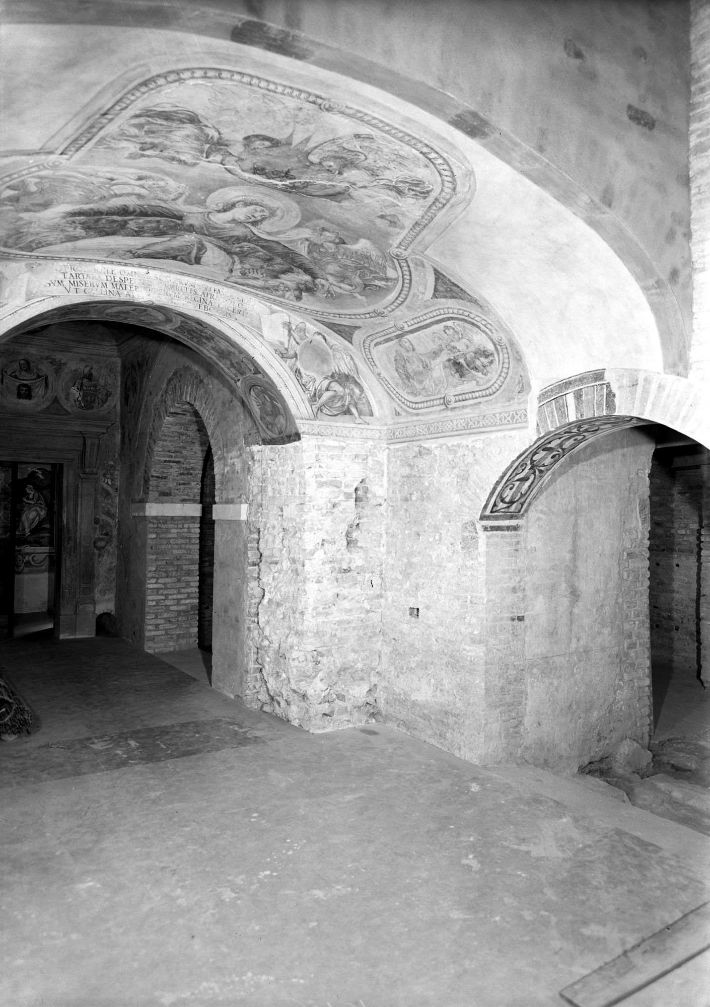 Convento Santa Giustina. Cappella San Prosdocimo. Scorcio durante i lavori (negativo) di Gabinetto fotografico (XX)