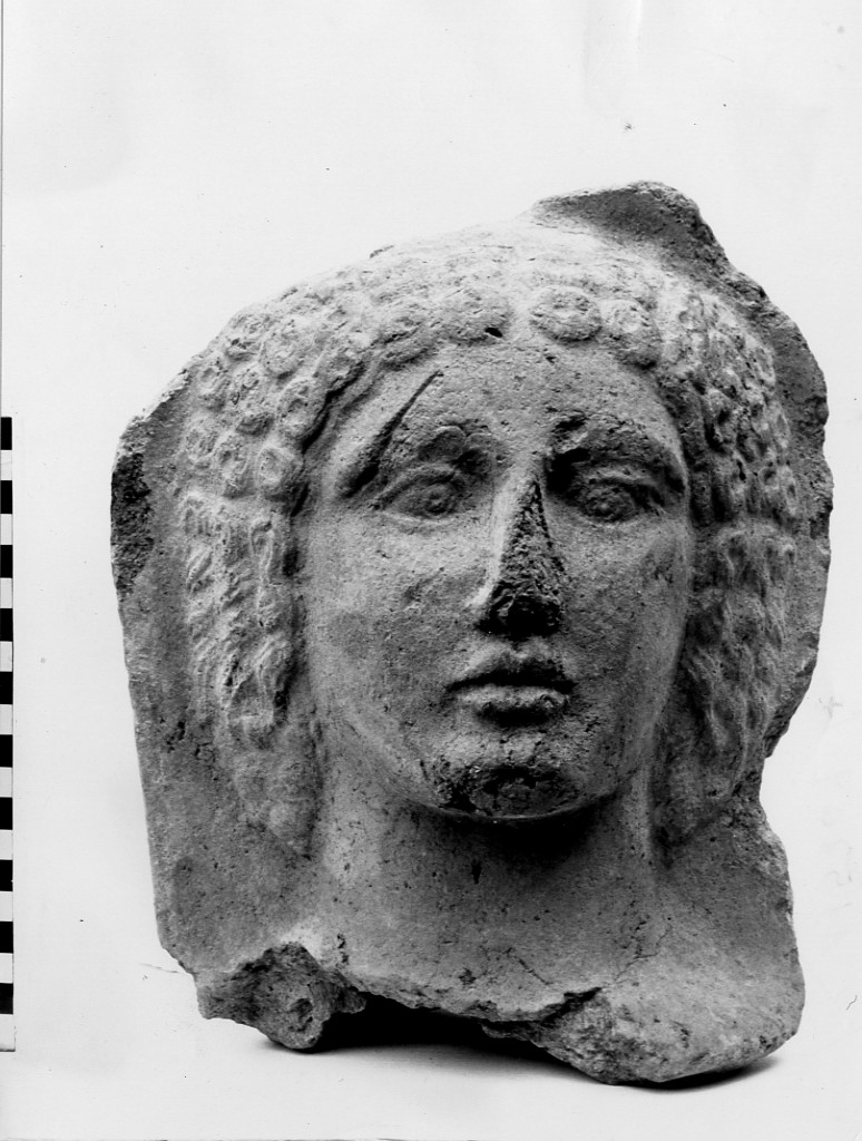 testa femminile votiva (secc. IV a.C.-III a.C)