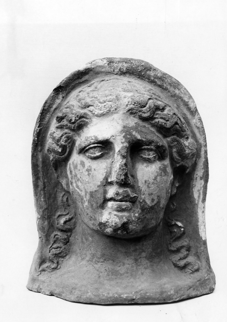 testa femminile votiva (secc. III a.C.-II a.C)
