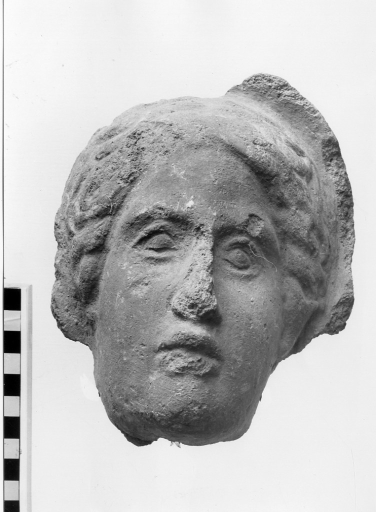 testa femminile votiva (secc. III a.C.-II a.C)