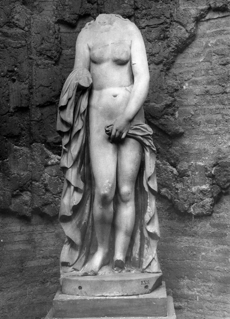 statua, Afrodite Landolina (età imperiale)