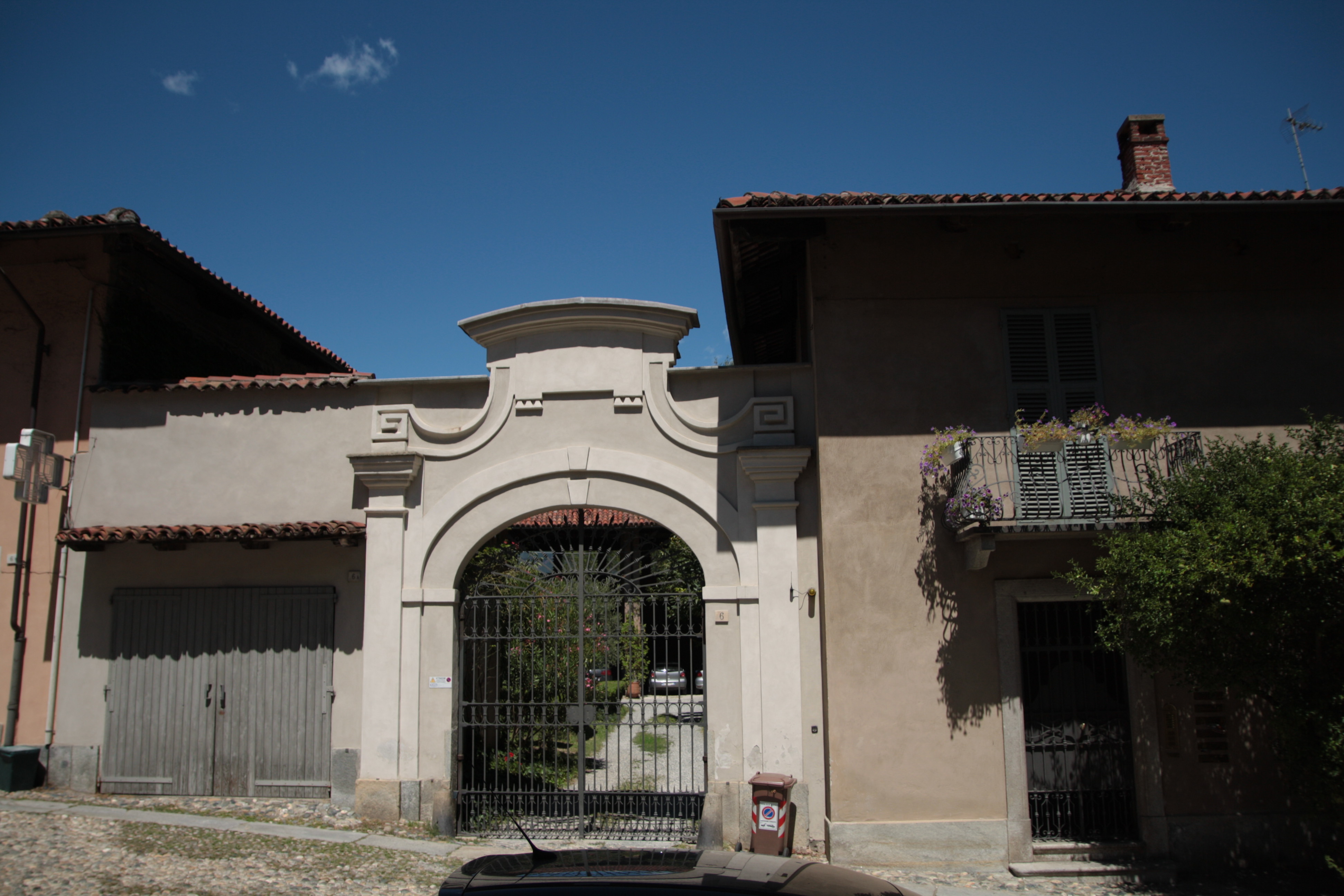 casa con cortile rustico (edificio residenziale) - Avigliana (TO)  (XVII)